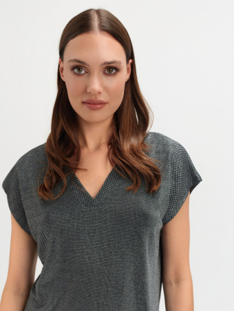 Czarny luźny top z błyszczącą nicią 