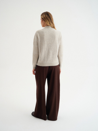 Beżowy sweter z domieszką wełny 