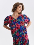 Bluzka w kwiaty z bufiastym rękawem