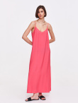 Sukienka w koralowym kolorze