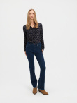 Granatowe jeansy flare 