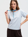 Błękitny top z krótkim bufiastym rękawem 