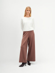 Ciemnobeżowe spodnie z szeroką nogawką 