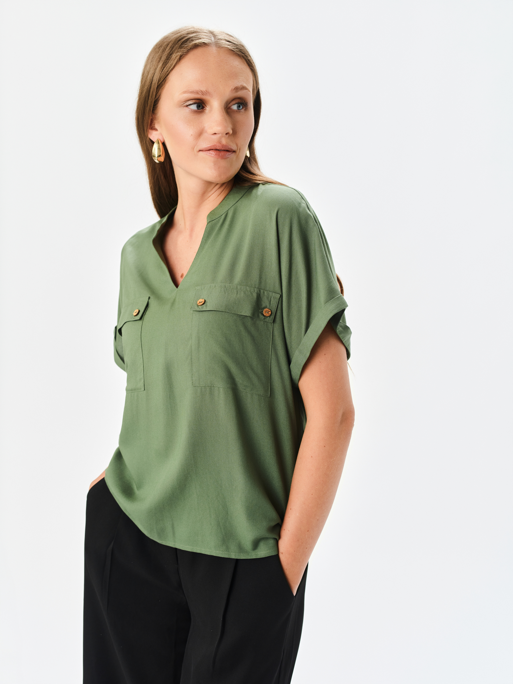 Bluzka z kieszeniami w kolorze oliwkowym 