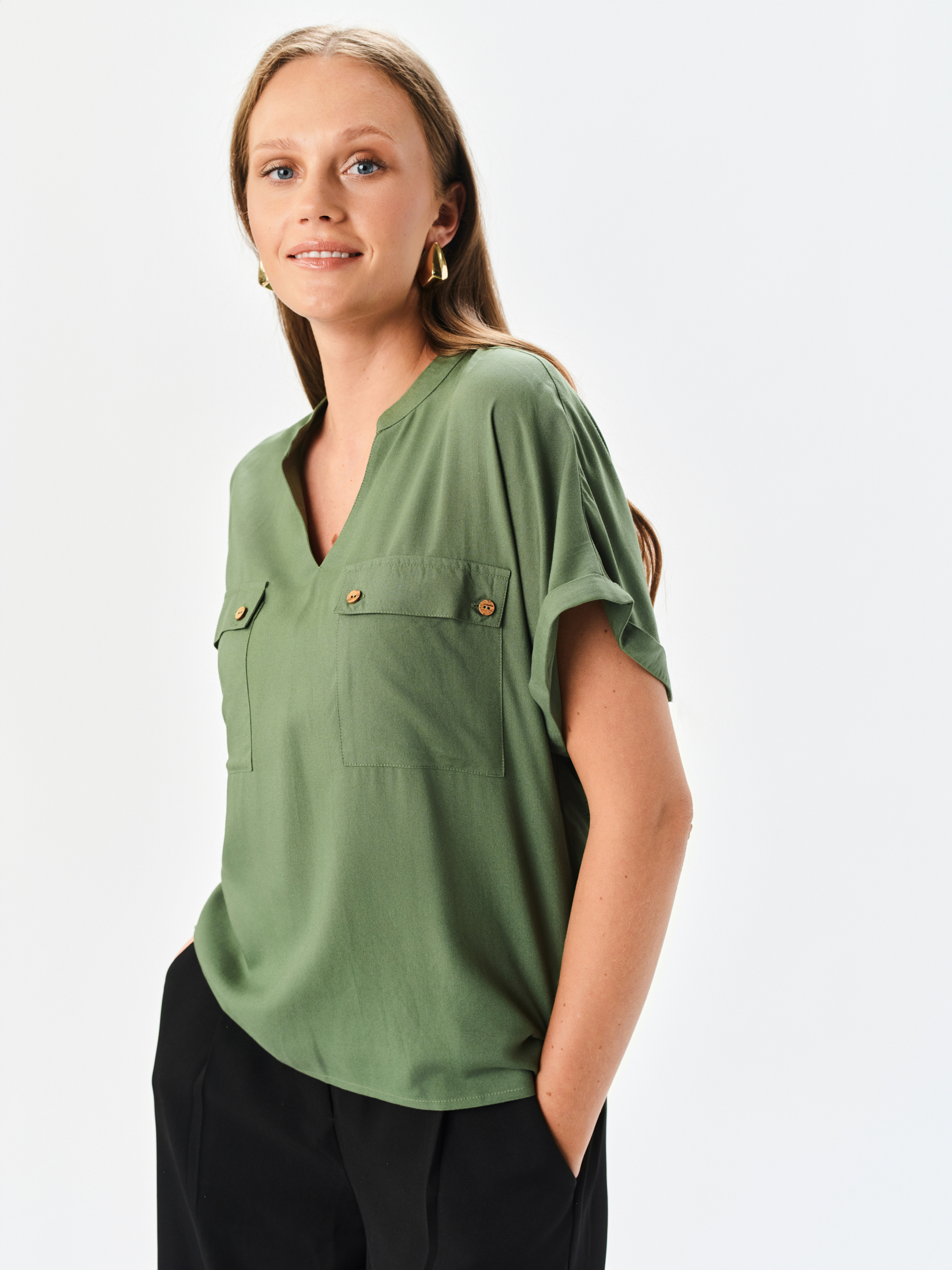 Bluzka z kieszeniami w kolorze oliwkowym 