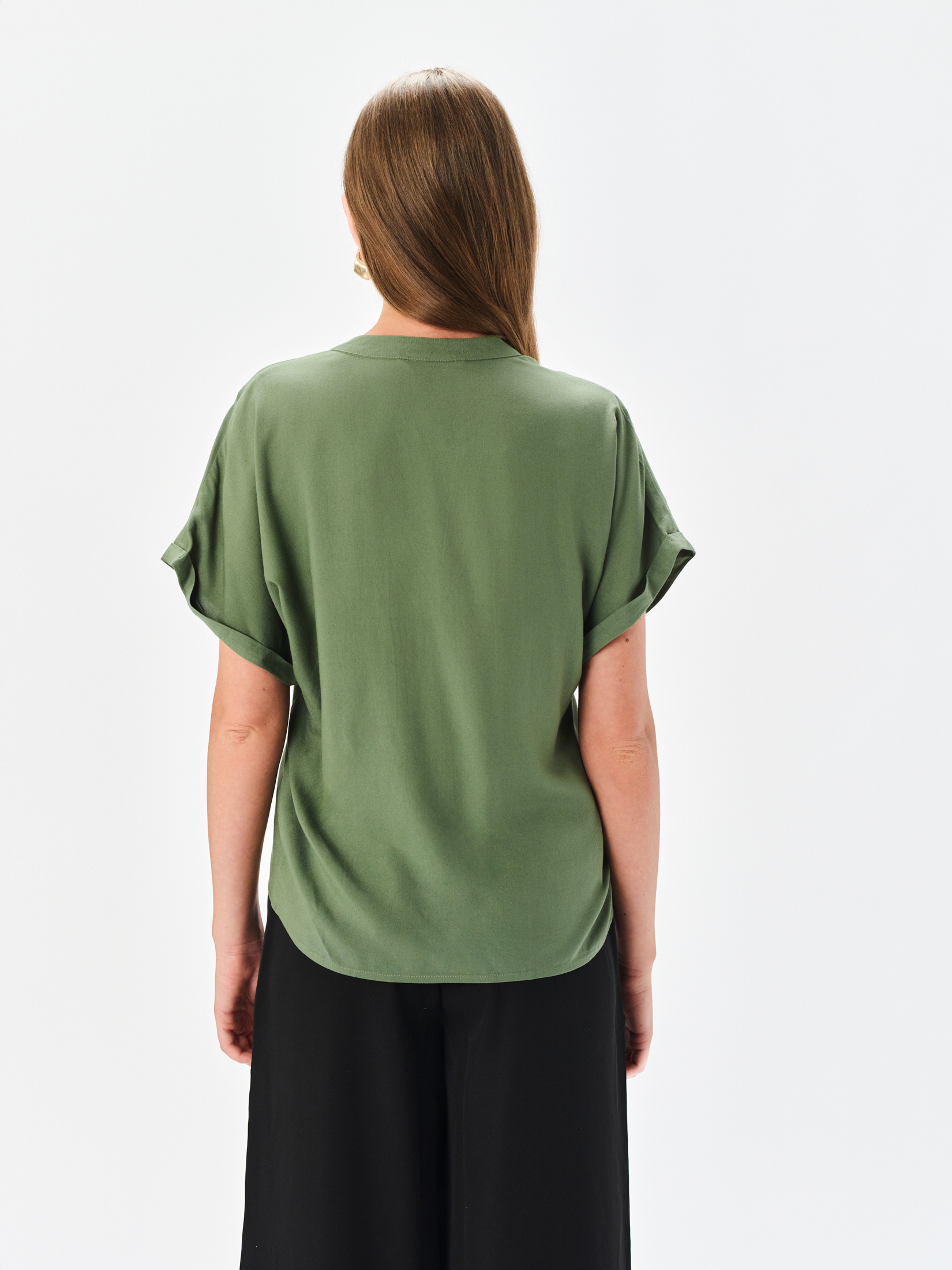 Bluzka z kieszeniami w kolorze oliwkowym 