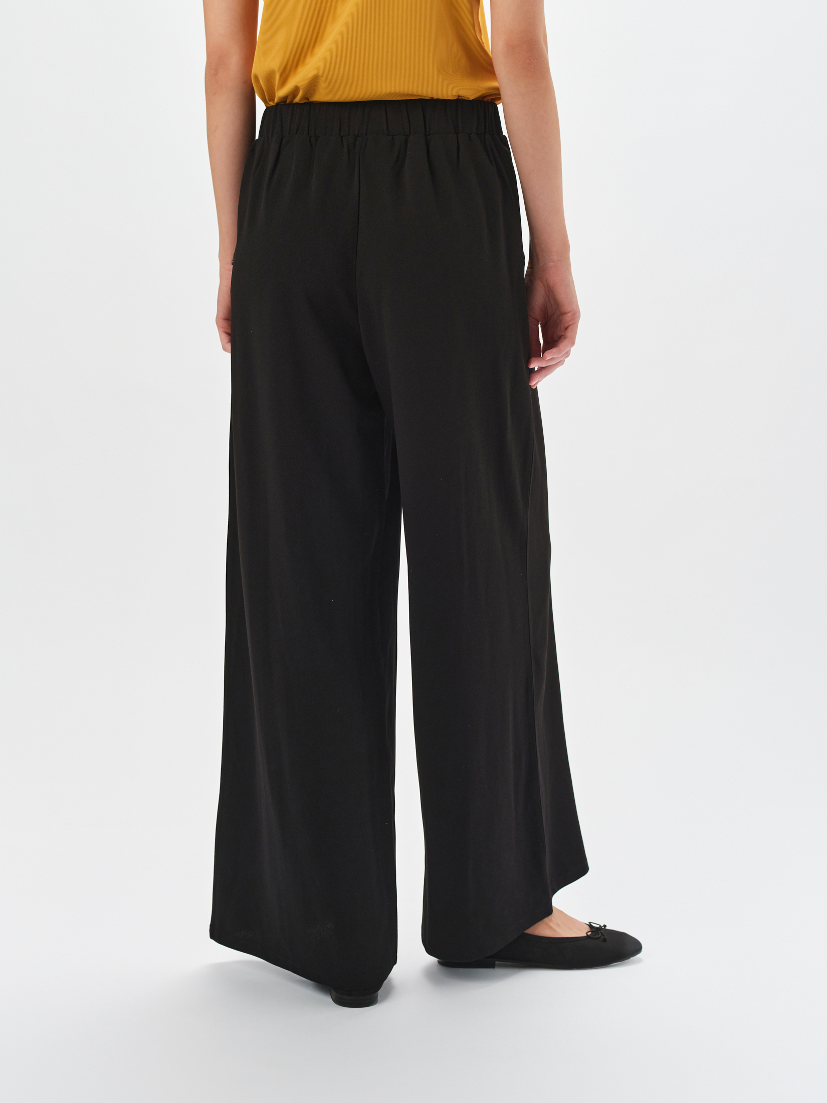 Luźne spodnie z szeroką nogawką 