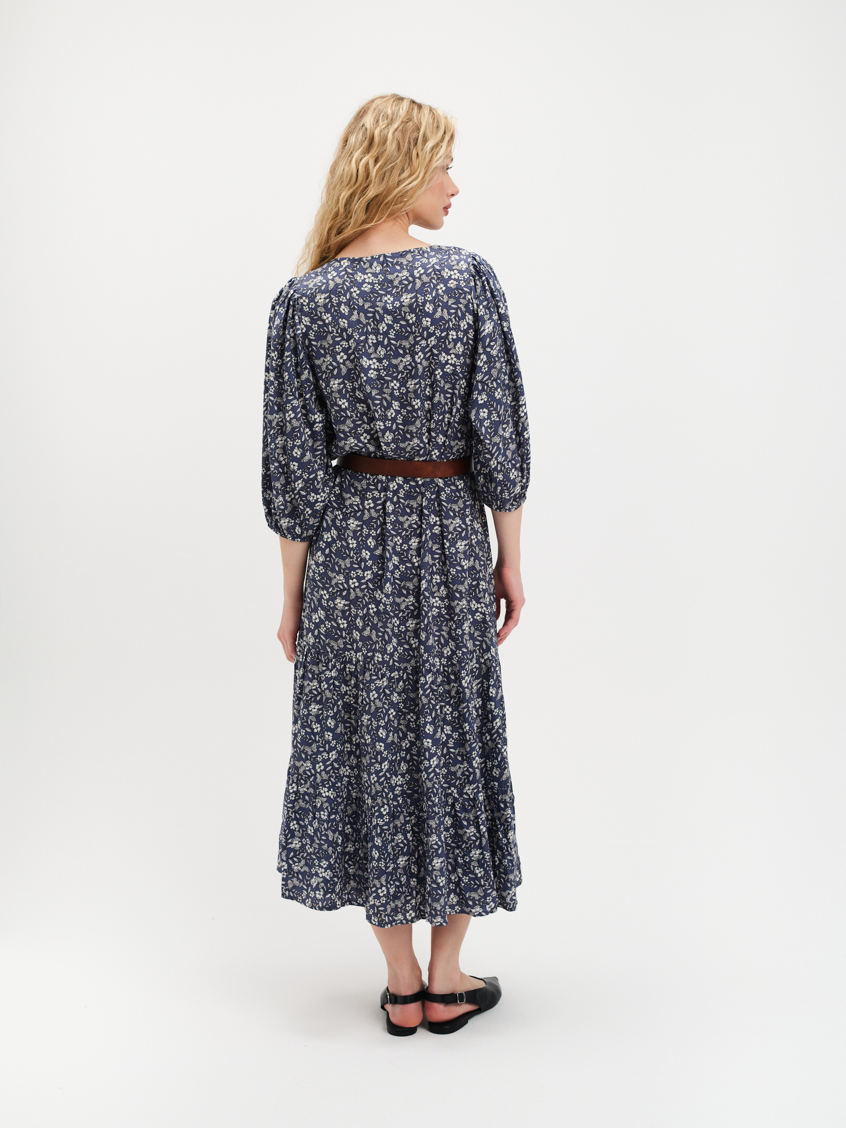 Sukienka maxi w drobne kwiaty 
