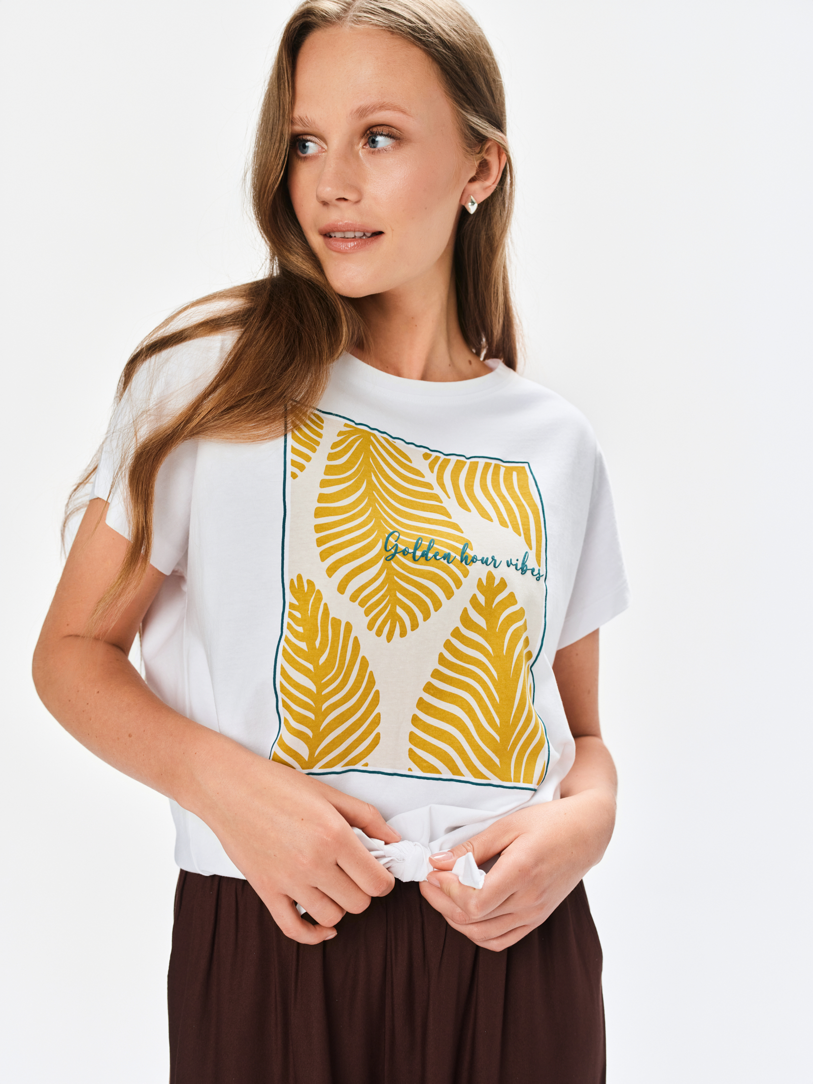 Biały t-shirt z nadrukiem 