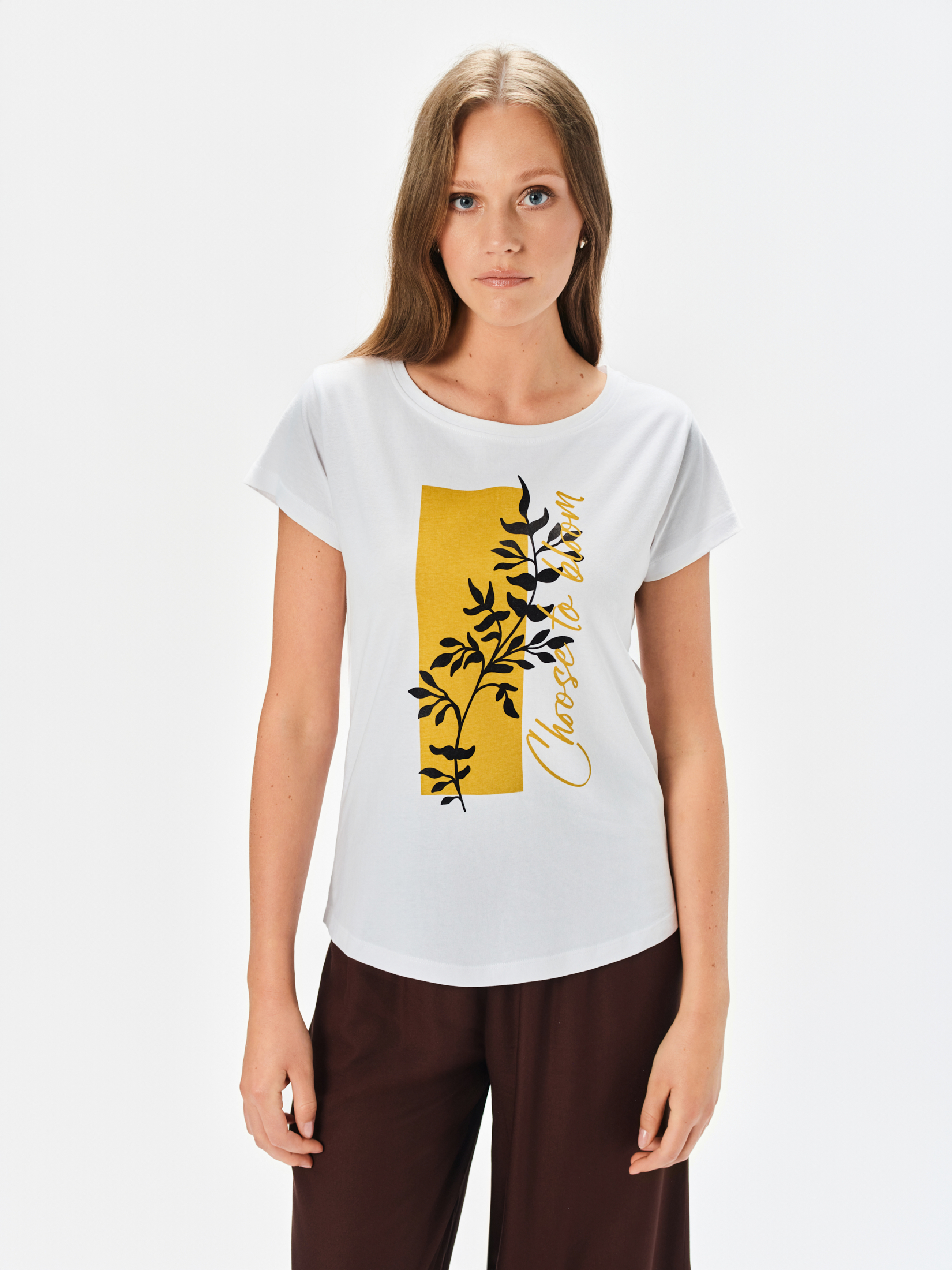 T-shirt z interesującym nadrukiem 