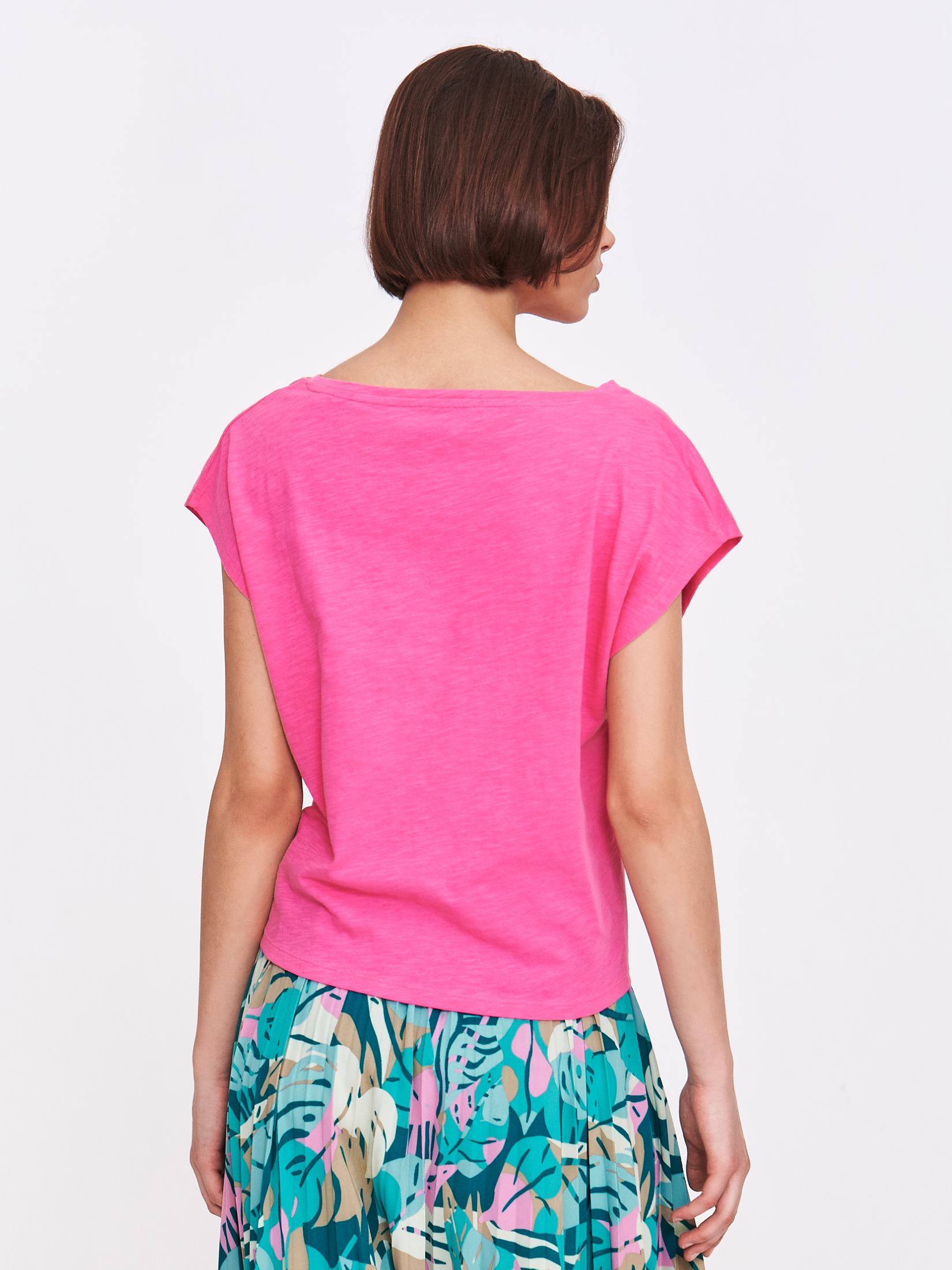 Różowy top z wiązaniem u dołu 