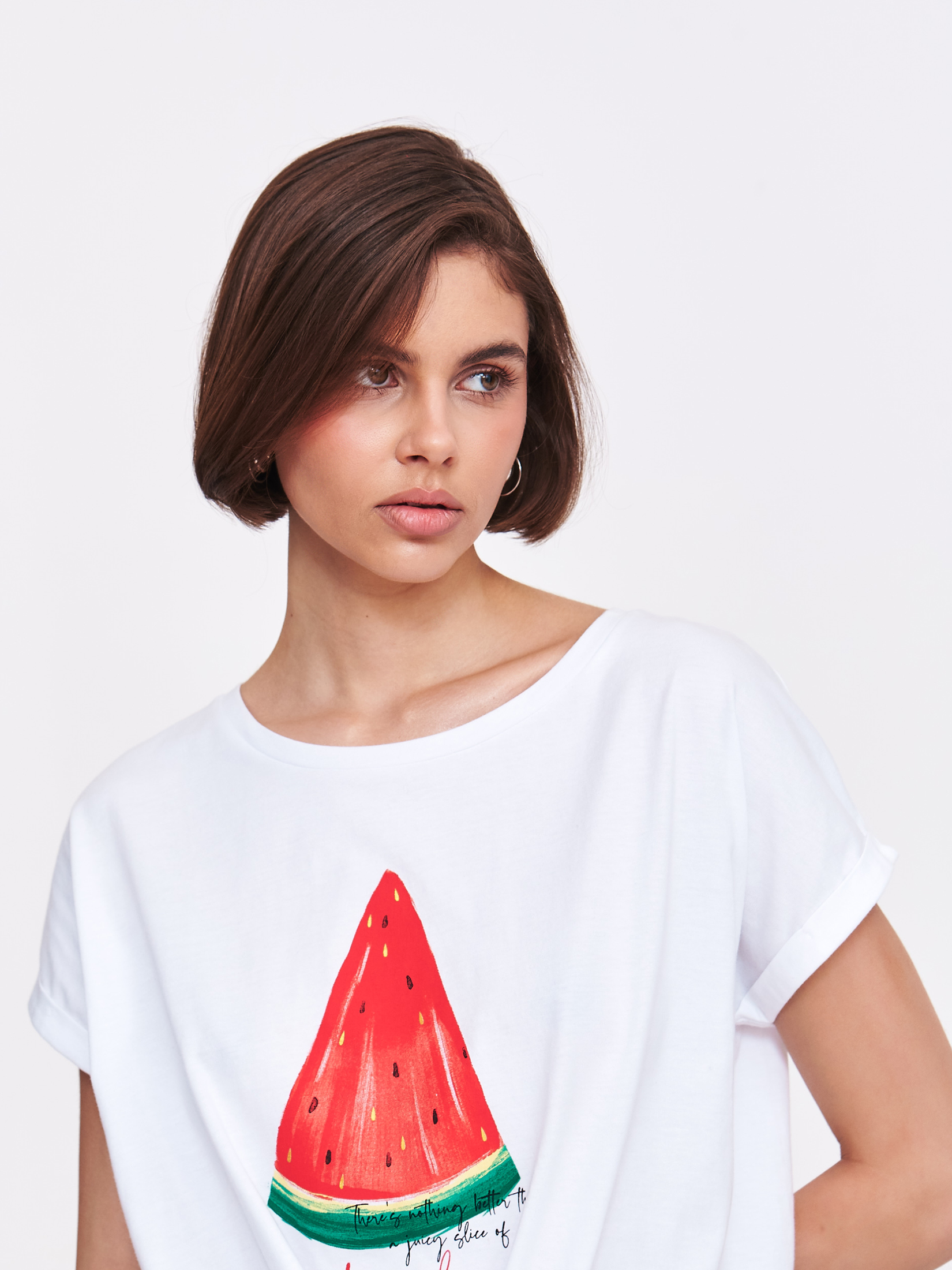 T-shirt z barwnym motywem 