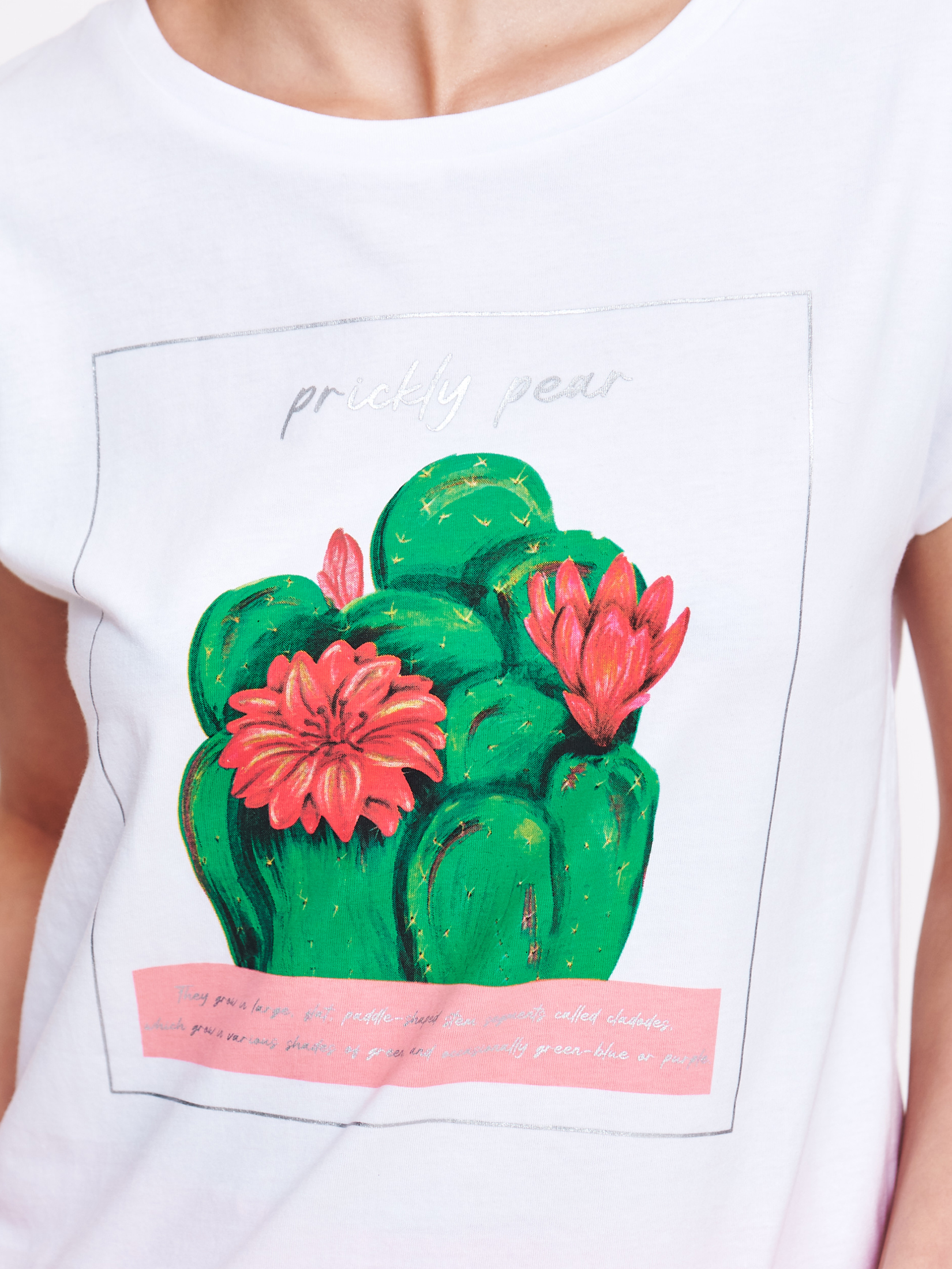 Biały top z grafiką z kwiatem 