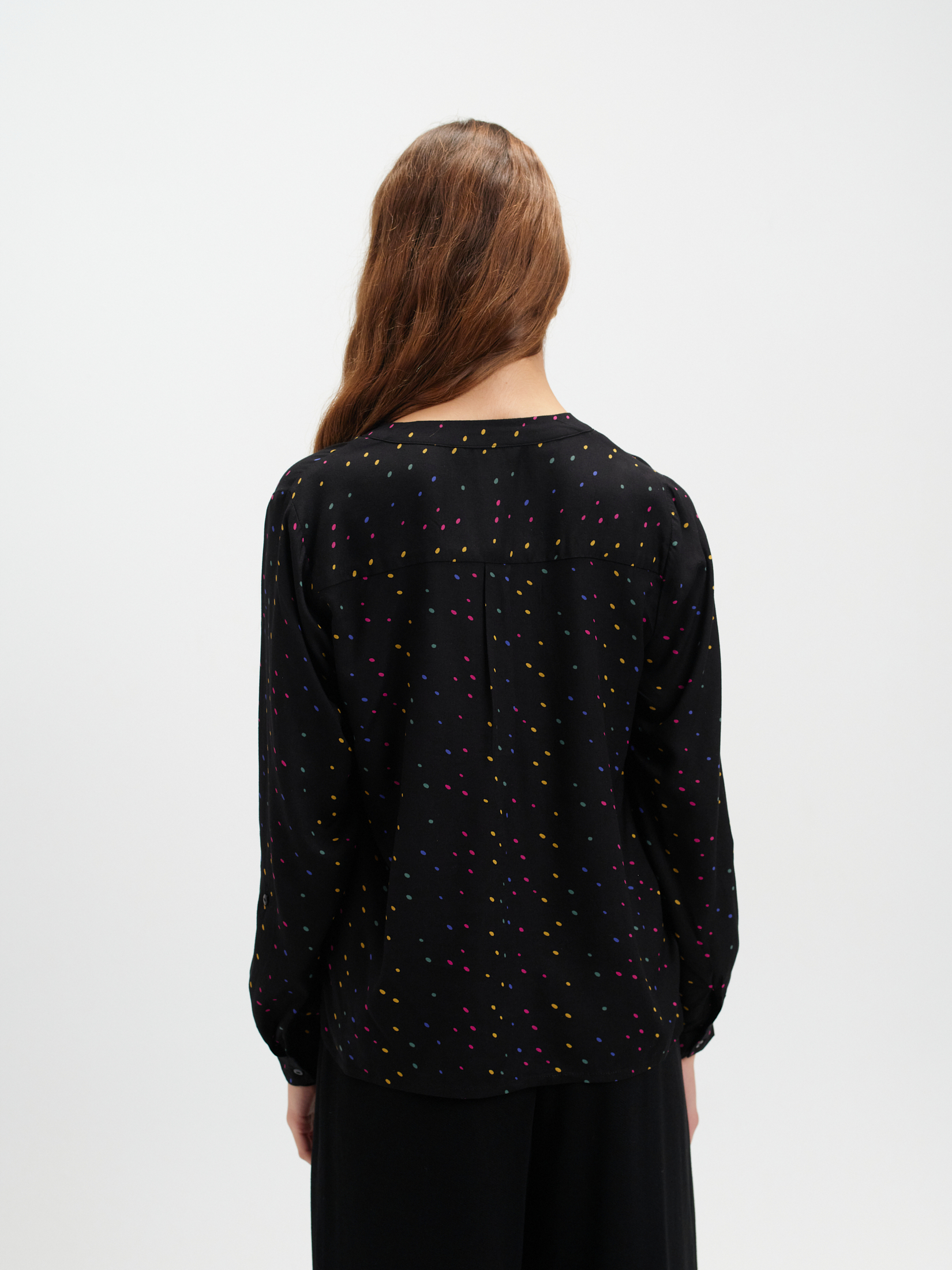 Czarna bluzka w kolorowe groszki 