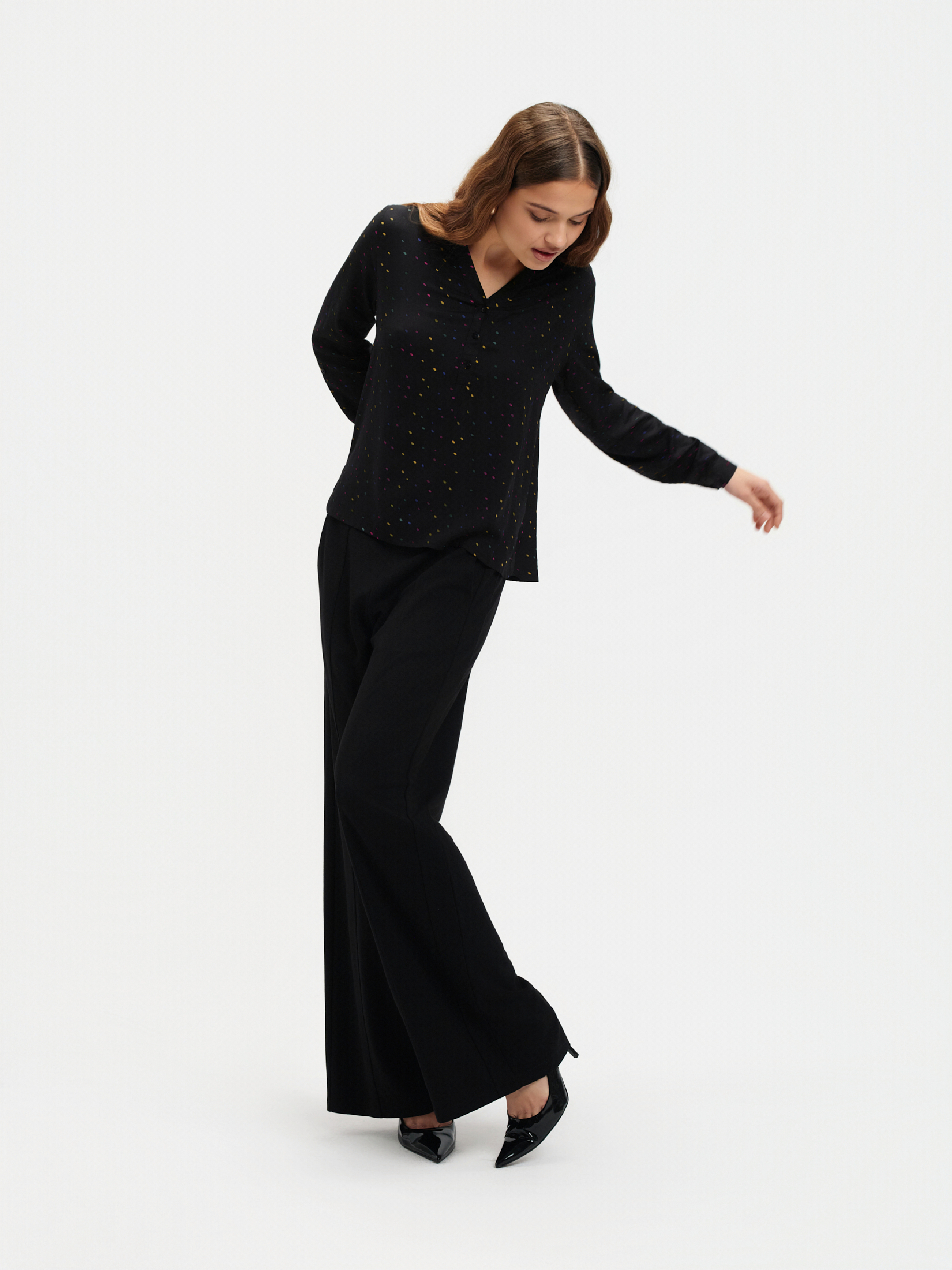 Czarna bluzka w kolorowe groszki 