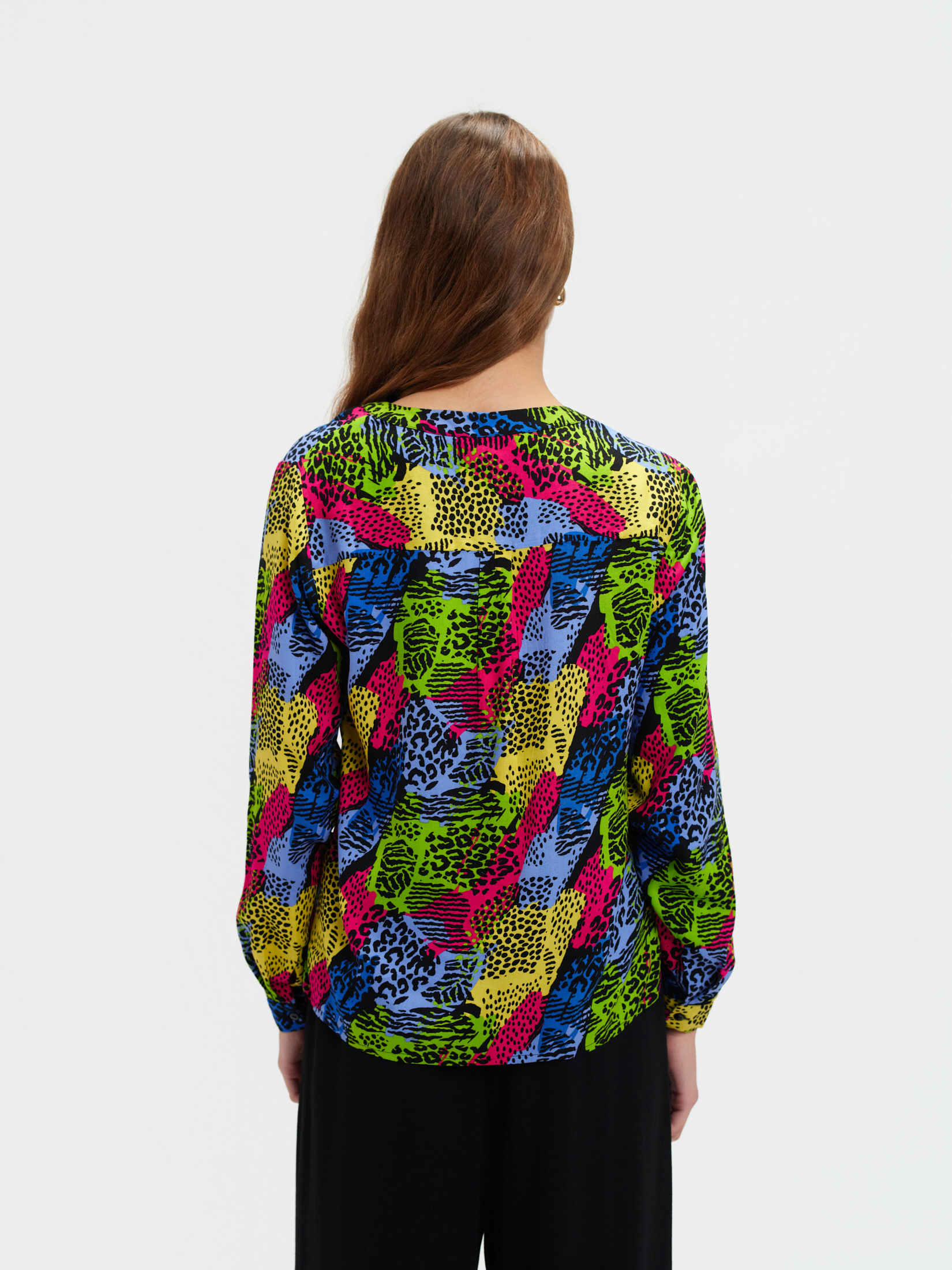 Multikolorowa bluzka z printem 