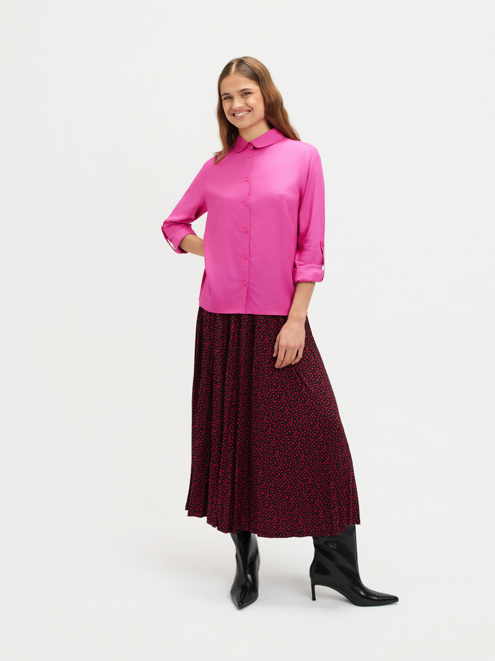 Różowa koszula z zaokrąglonym kołnierzykiem 