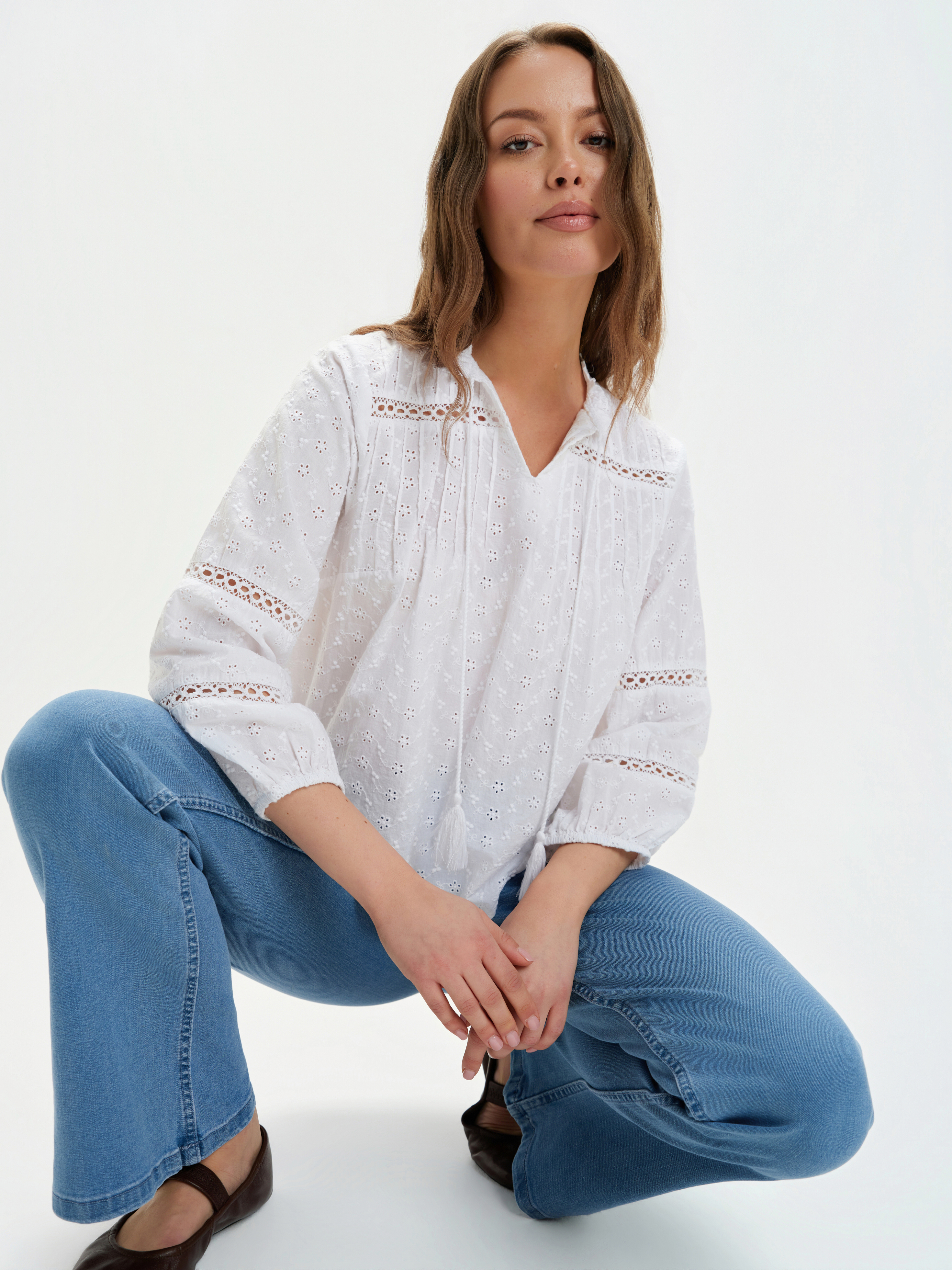 Bluzka z ażurowym haftem