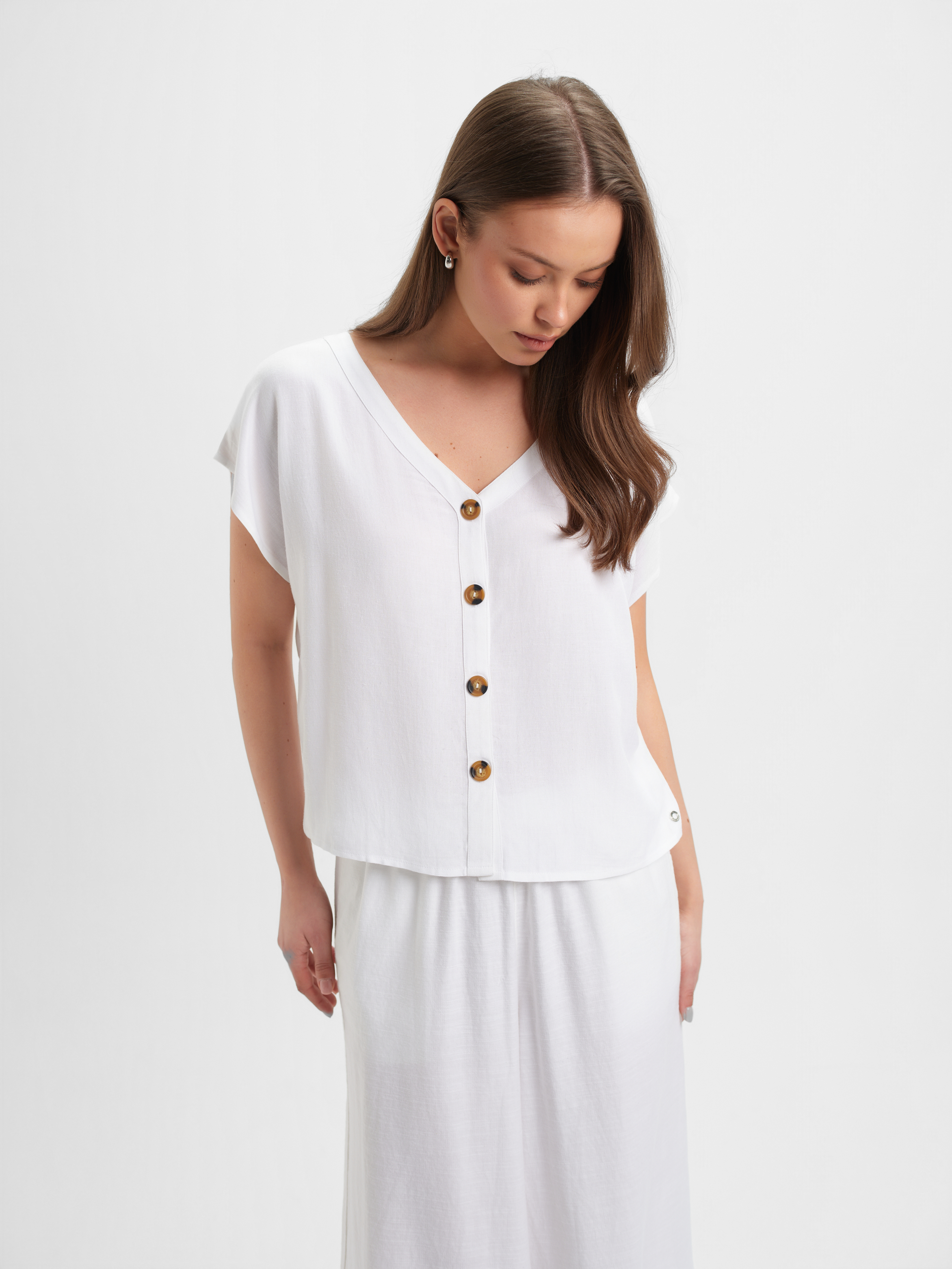 Zwiewna biała bluzka