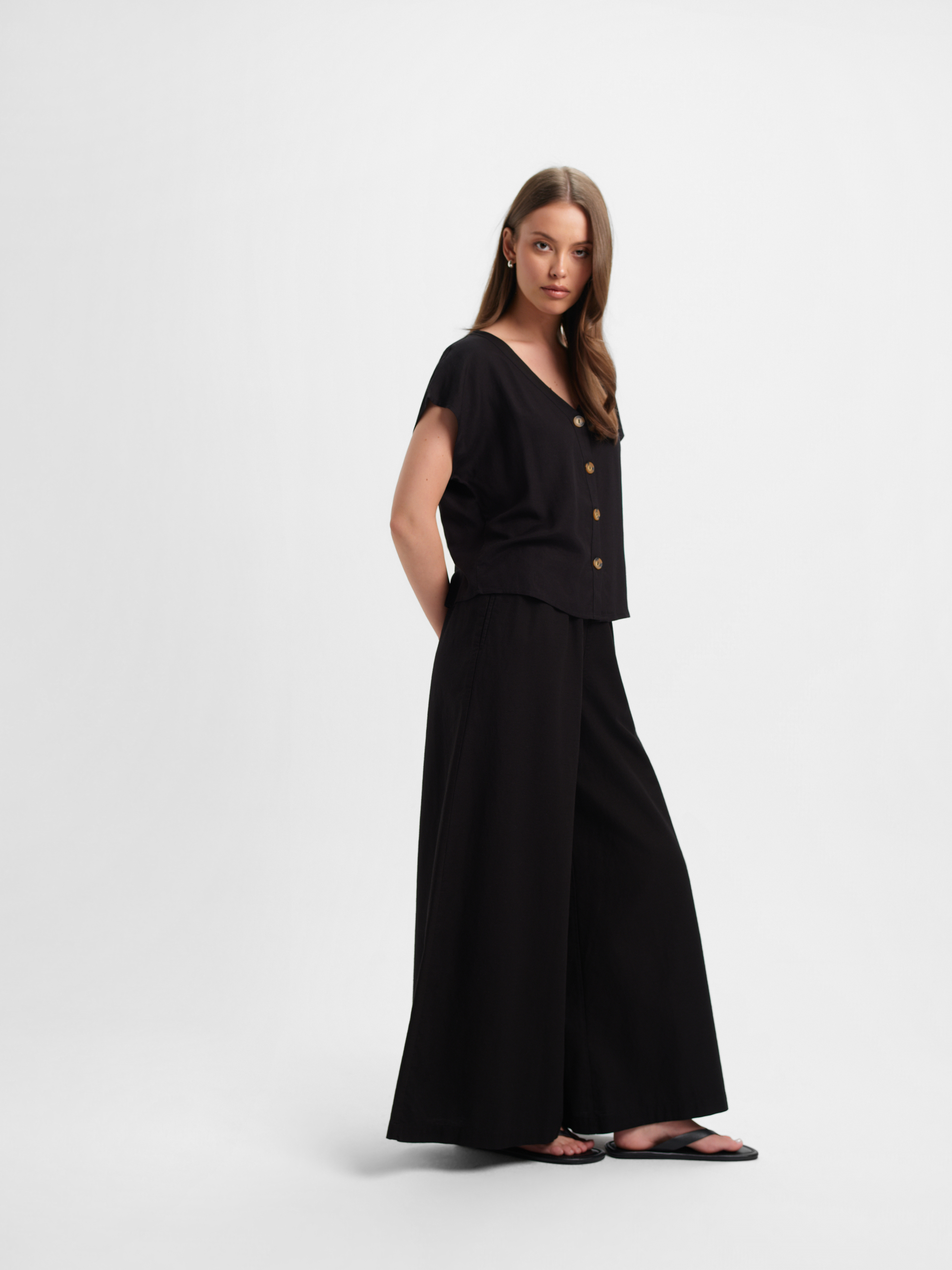 Zwiewna czarna bluzka 