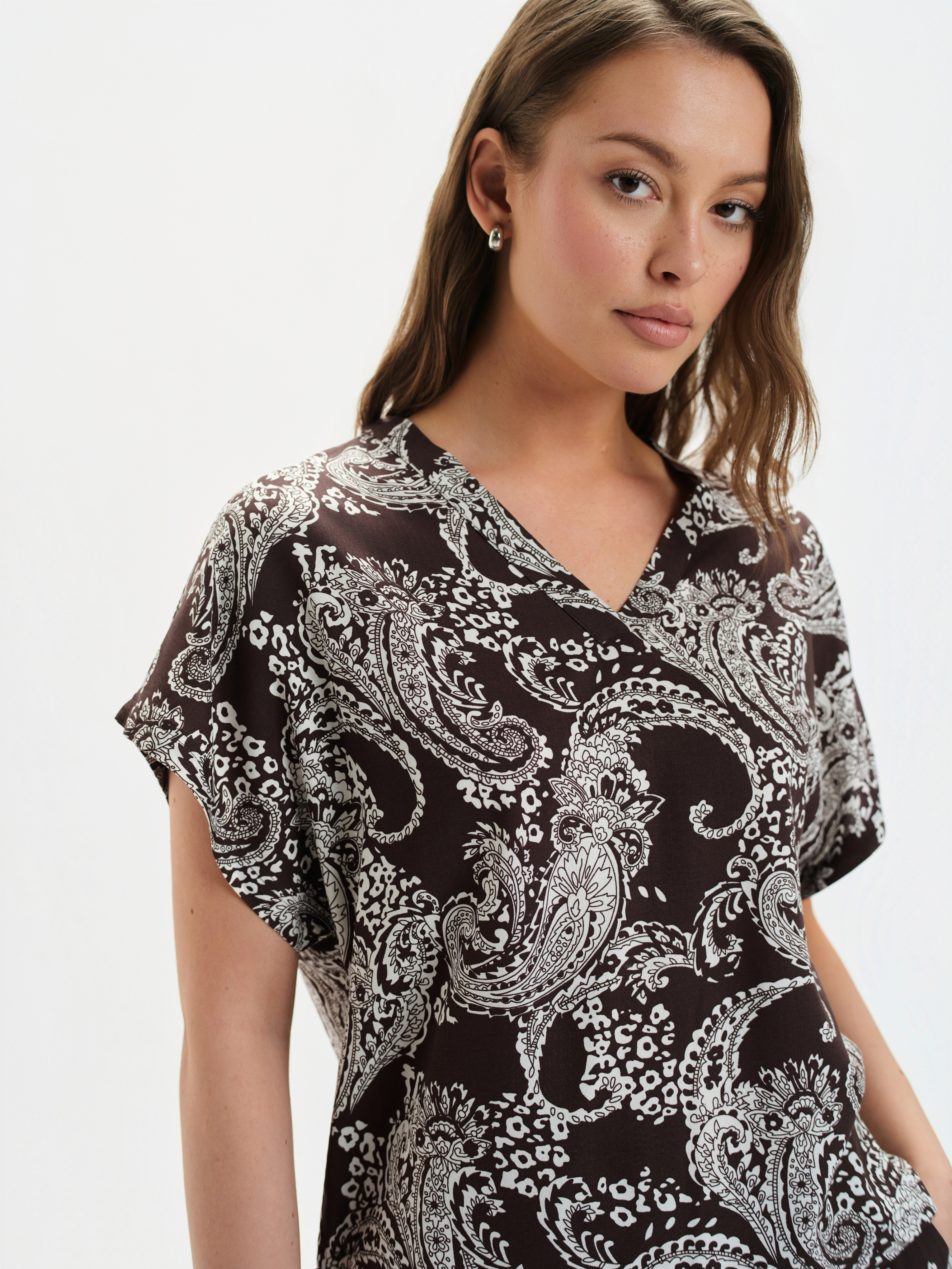 Brązowa bluzka z nadrukiem 