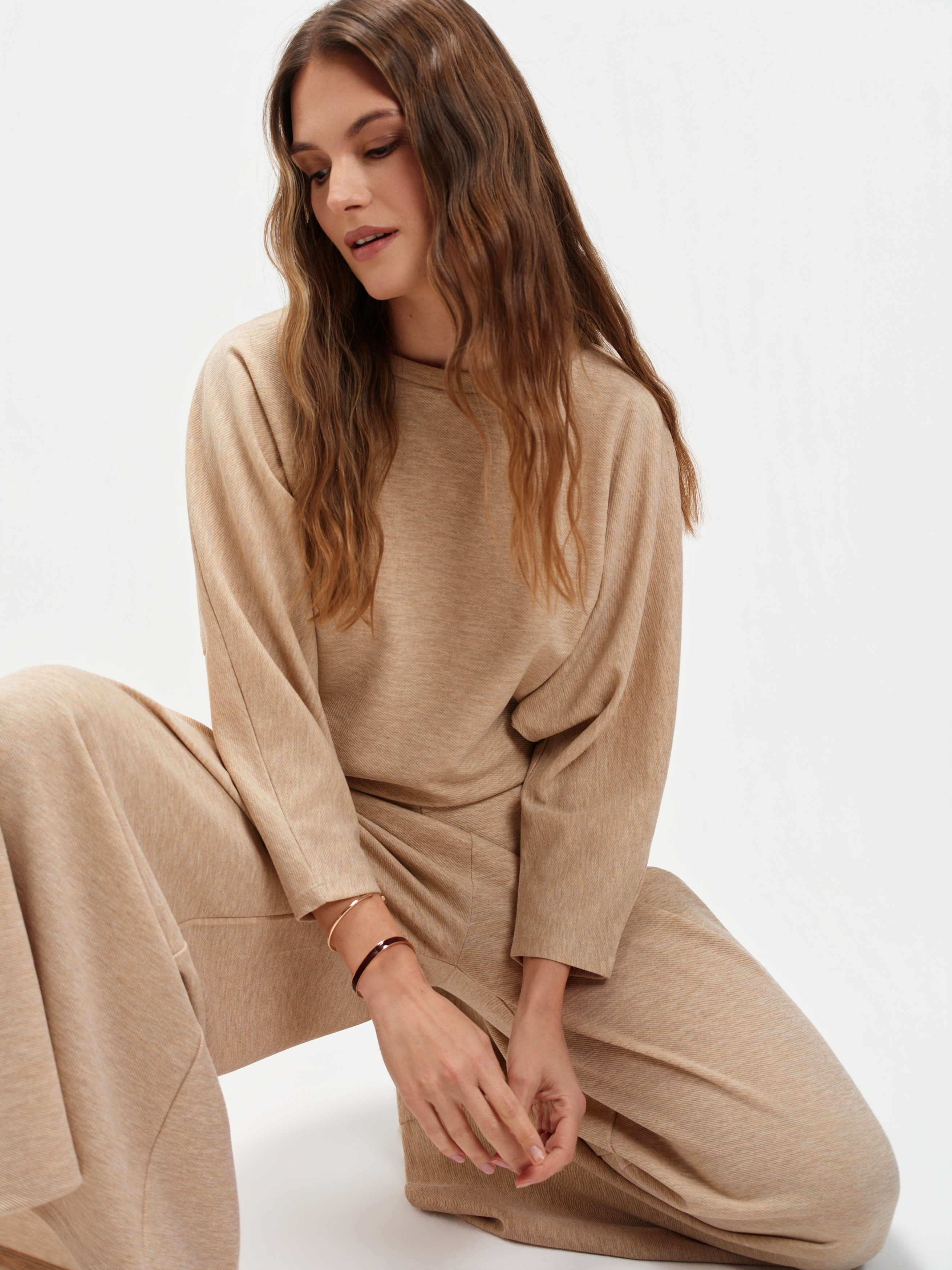 Dzianinowa bluza z rękawem typu nietoperz 