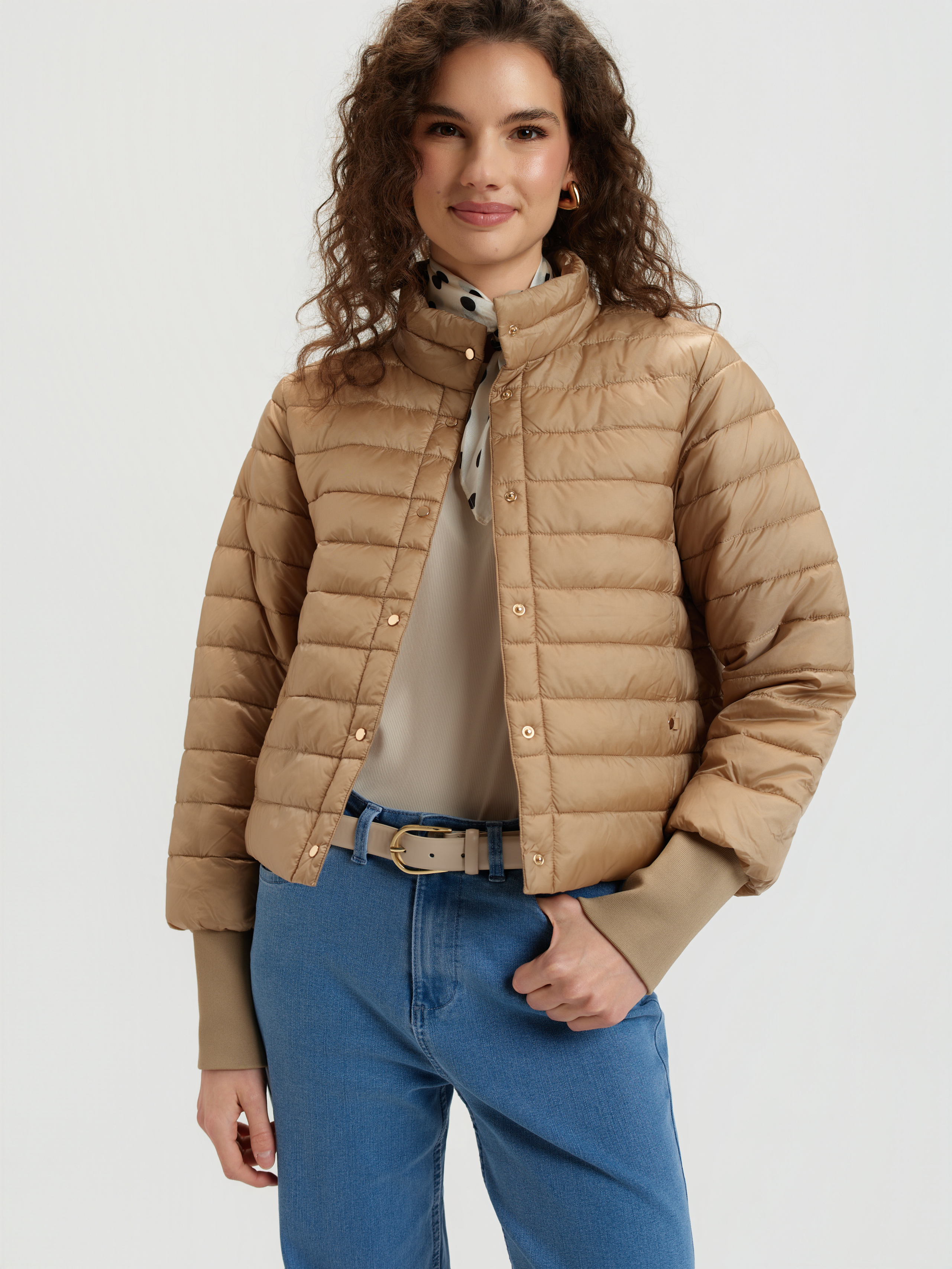 Beżowa kurtka z pikowaniem 