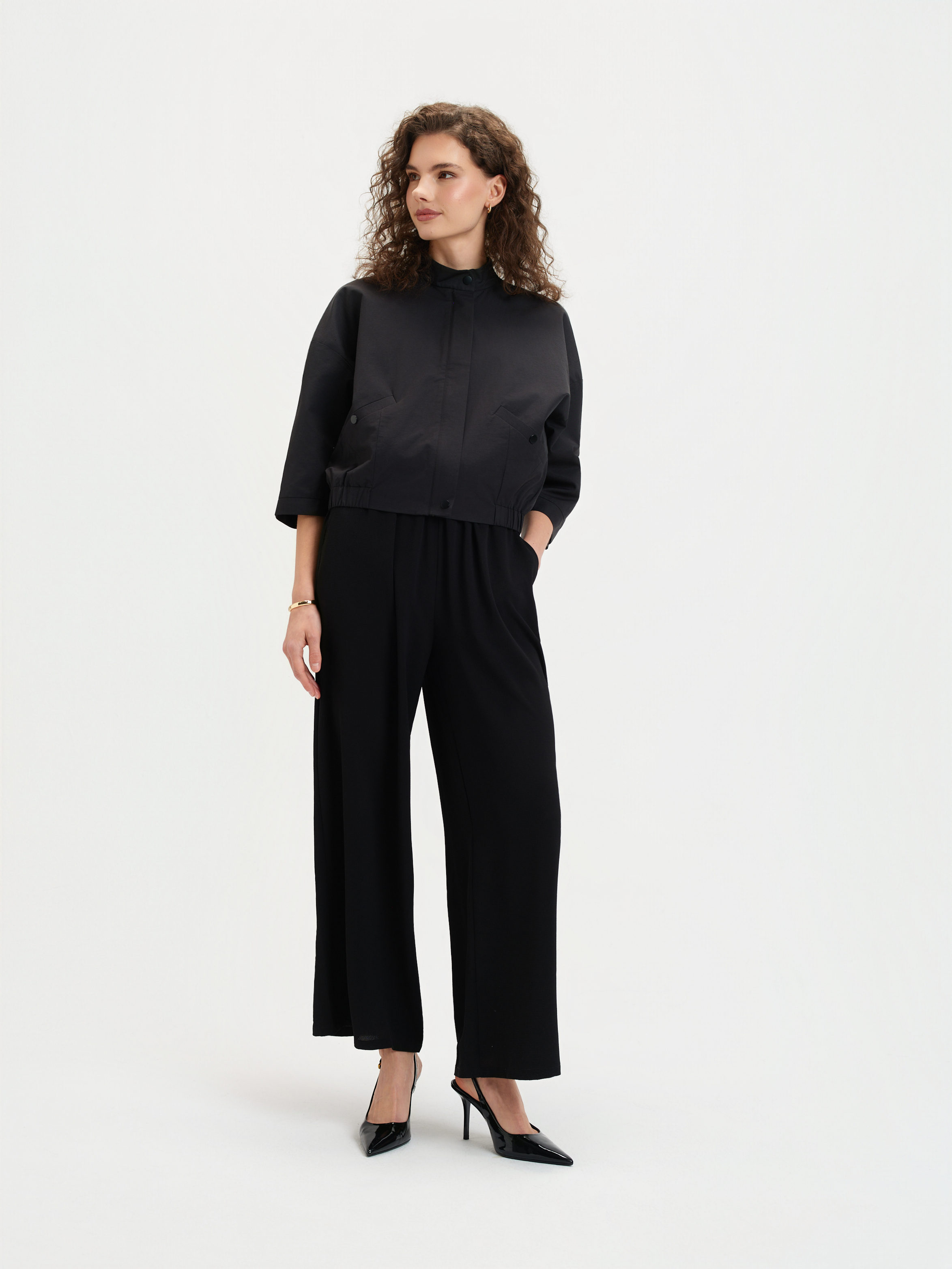 Czarna kurtka bomberka 