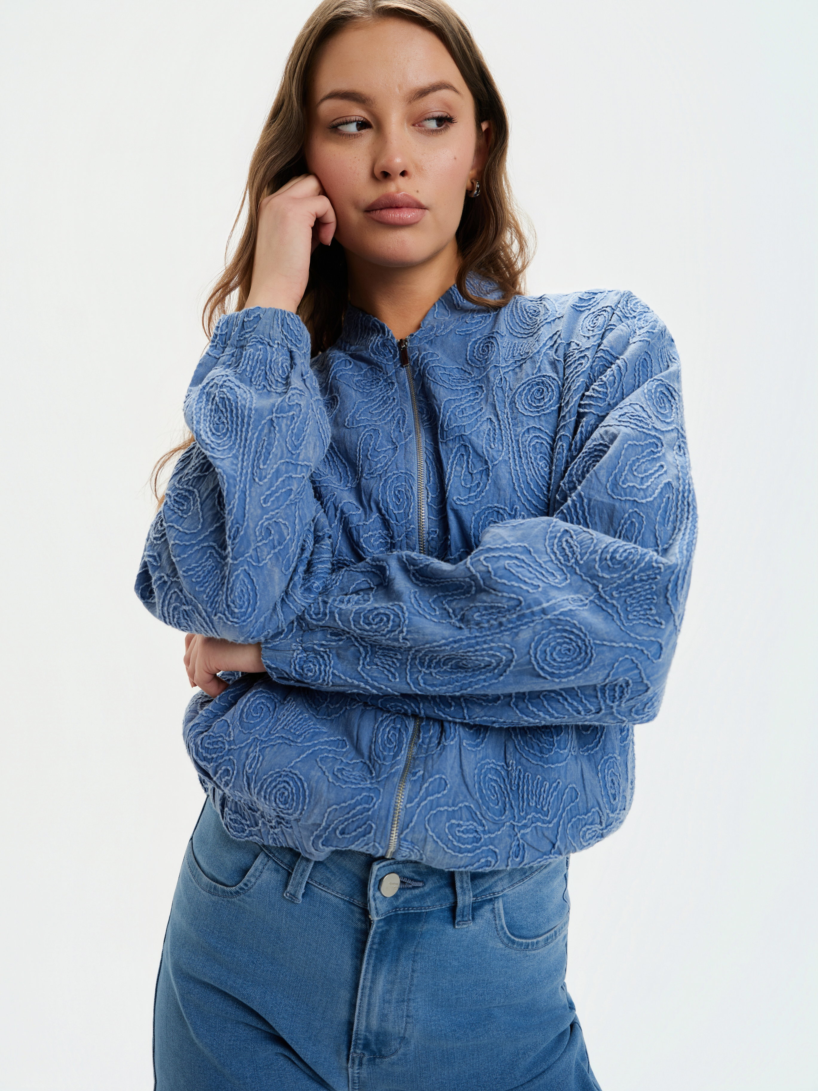 Jeansowa kurtka z nadrukiem 