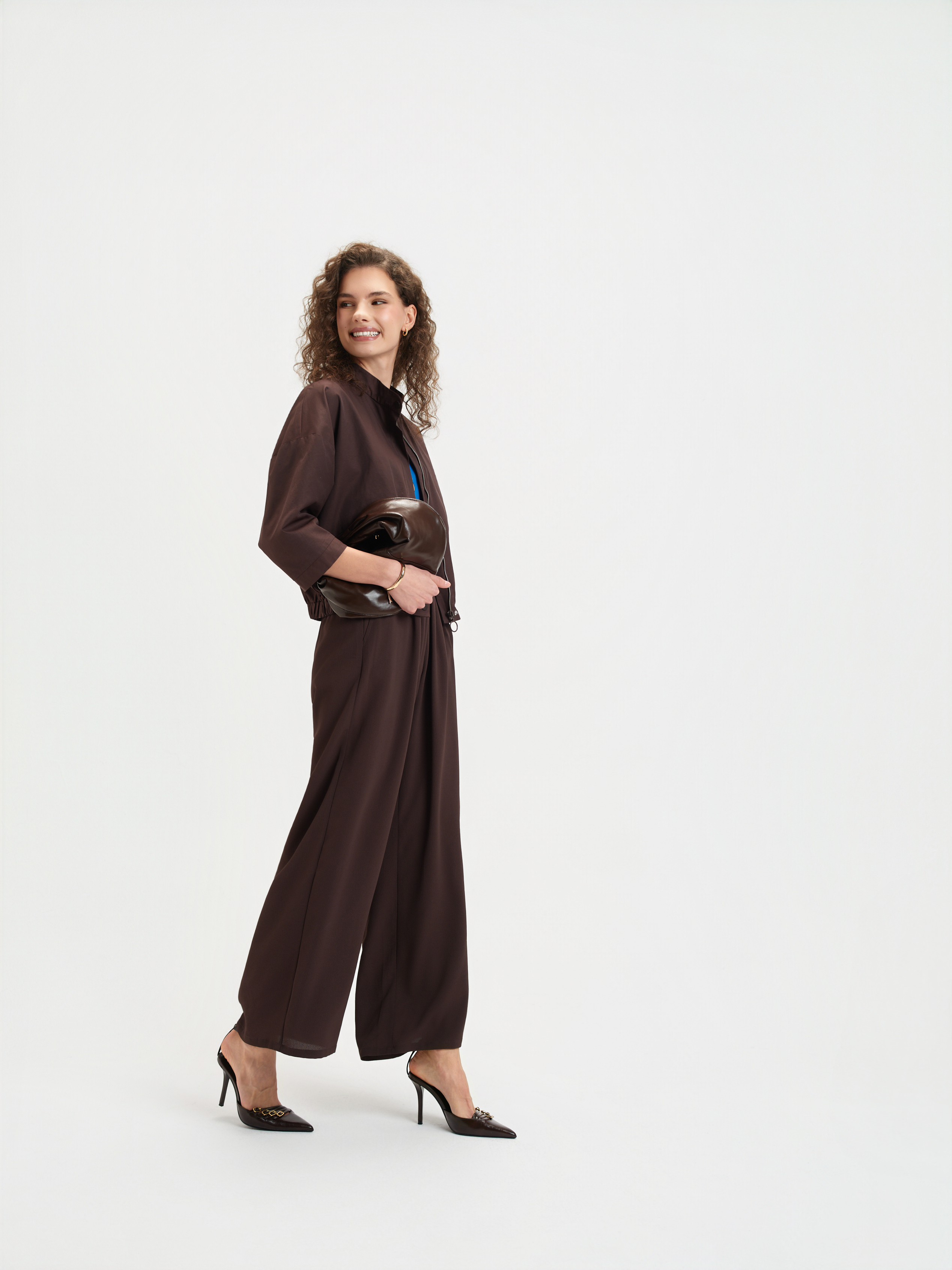 Kurtka bomberka w kolorze czekoladowego brązu 