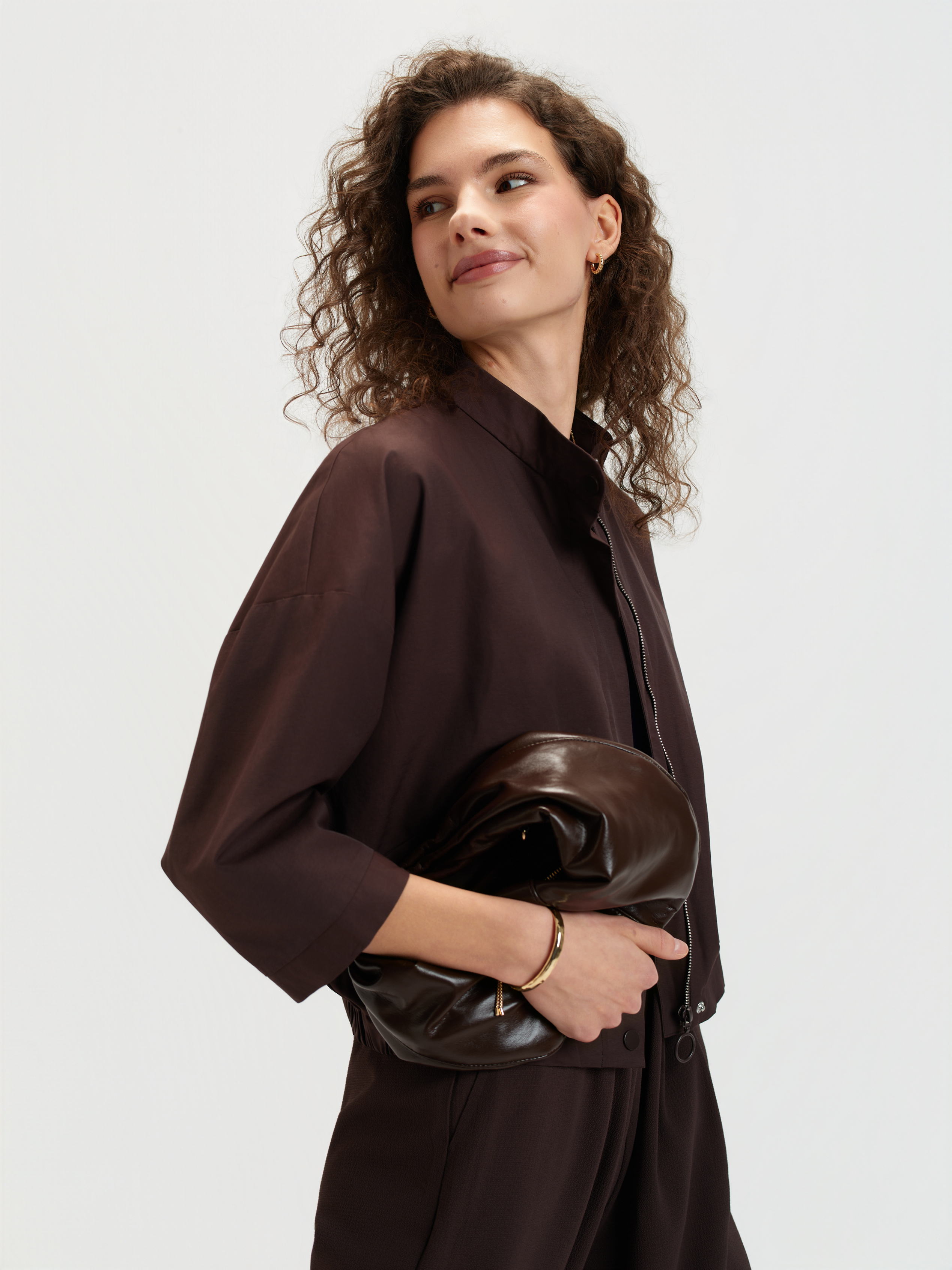 Kurtka bomberka w kolorze czekoladowego brązu 