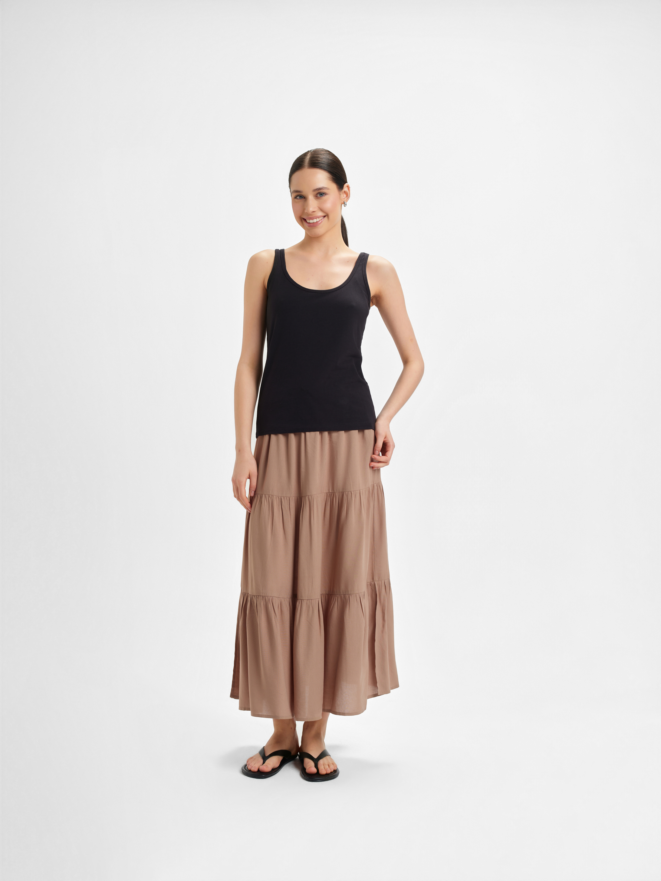 Zwiewna beżowa spódnica 