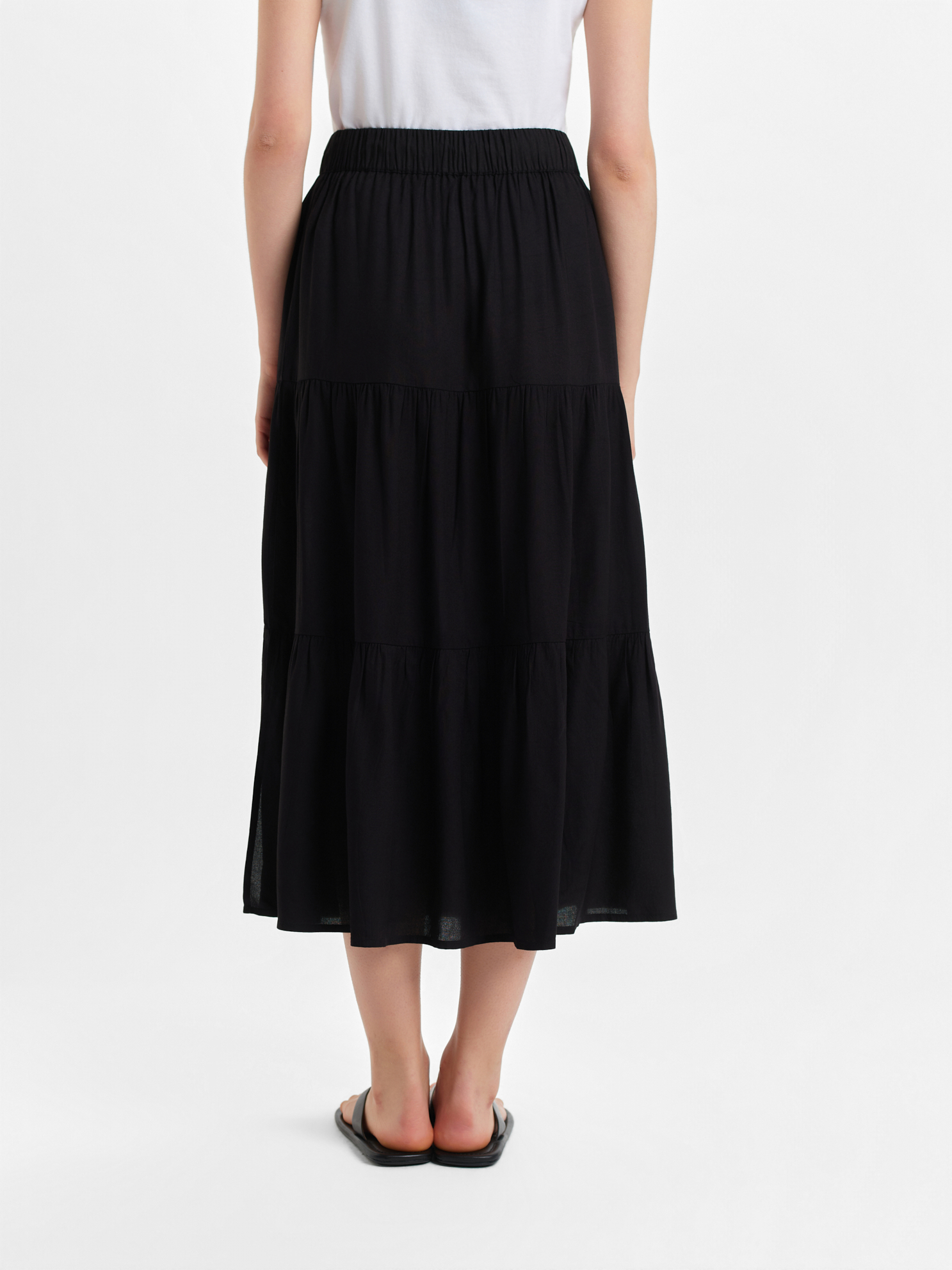 Zwiewna czarna spódnica 