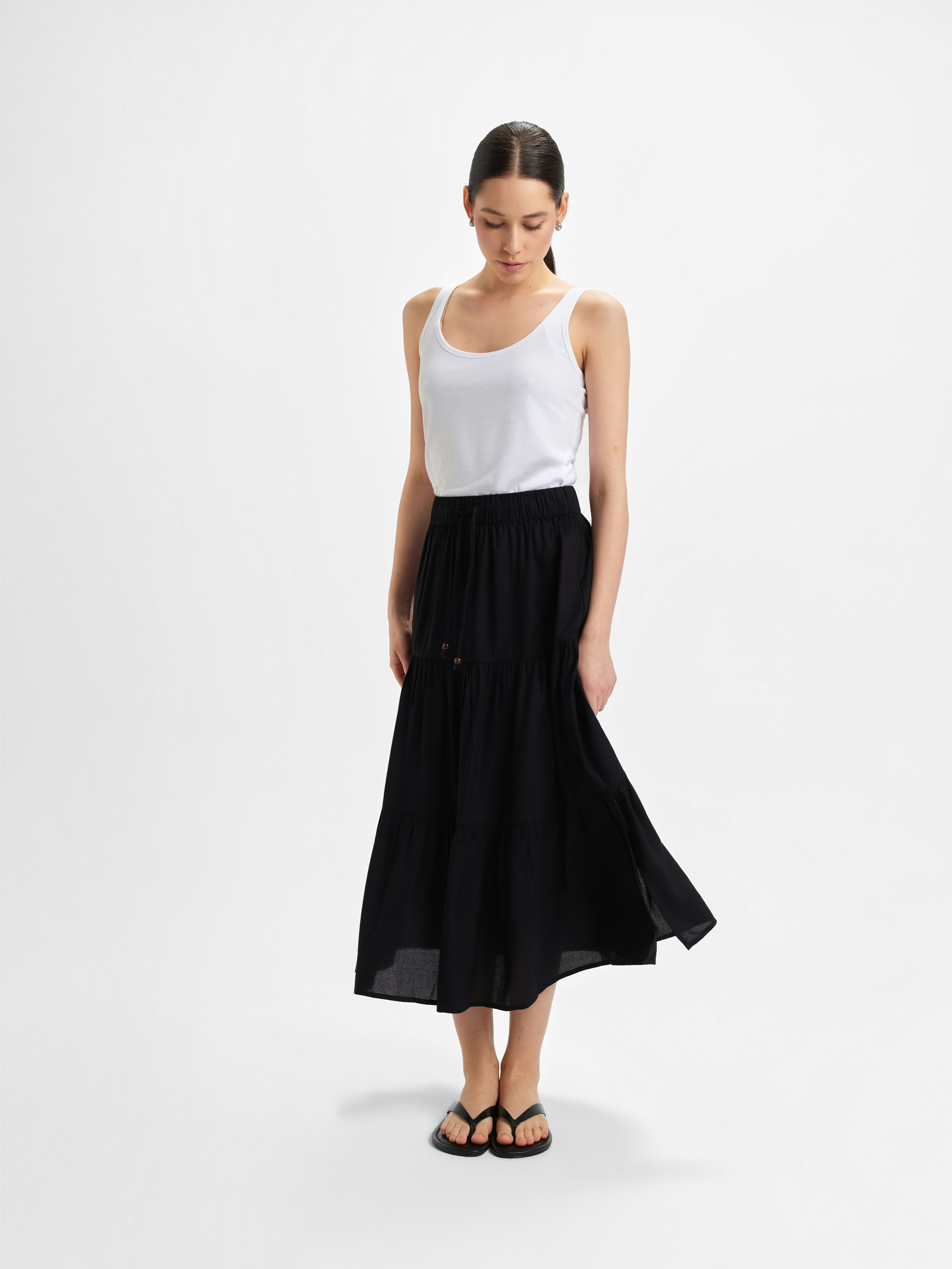 Zwiewna czarna spódnica 