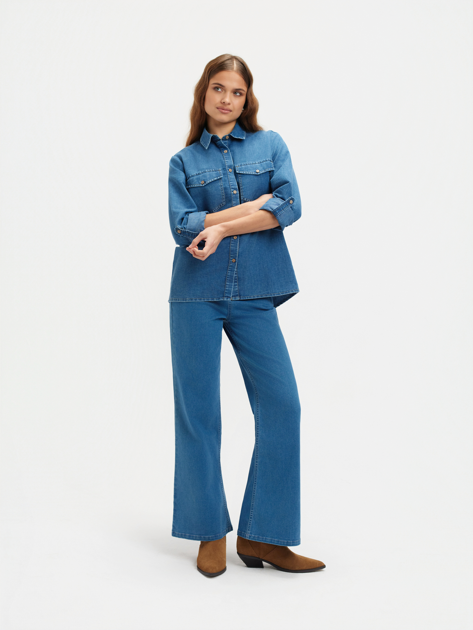 Jeansy typu wide leg 
