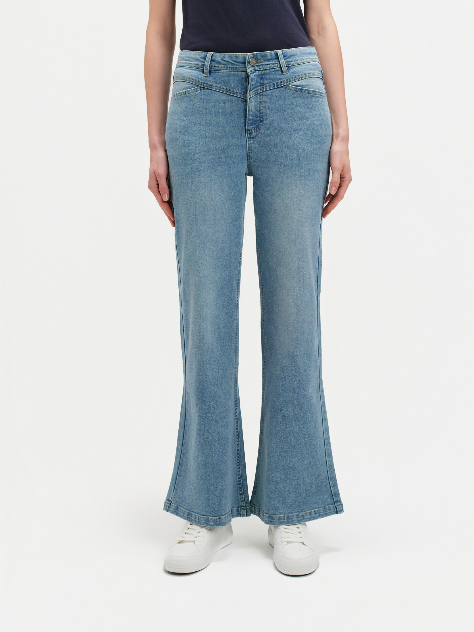 Jasnoniebieskie jeansy wide leg 