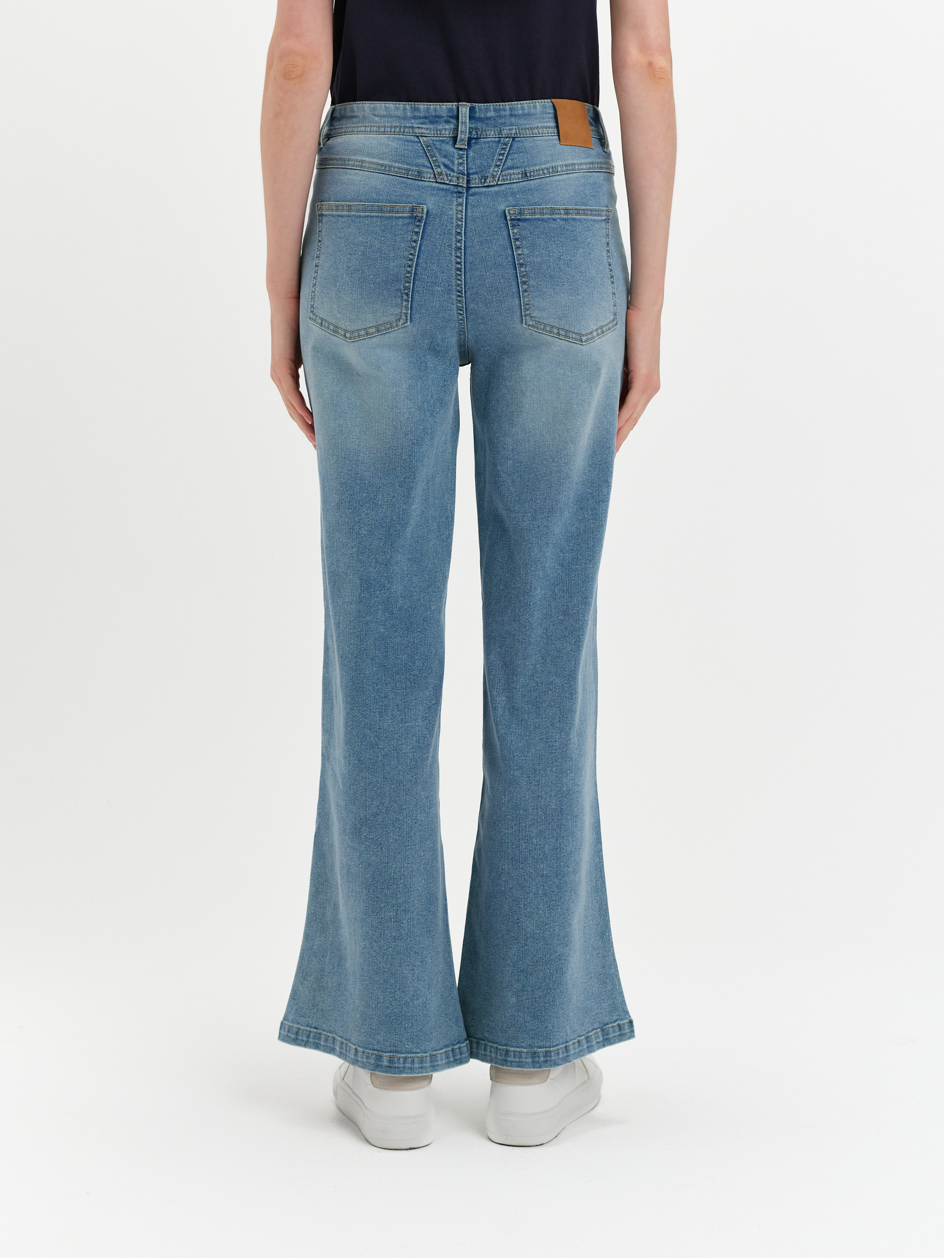 Jasnoniebieskie jeansy wide leg 