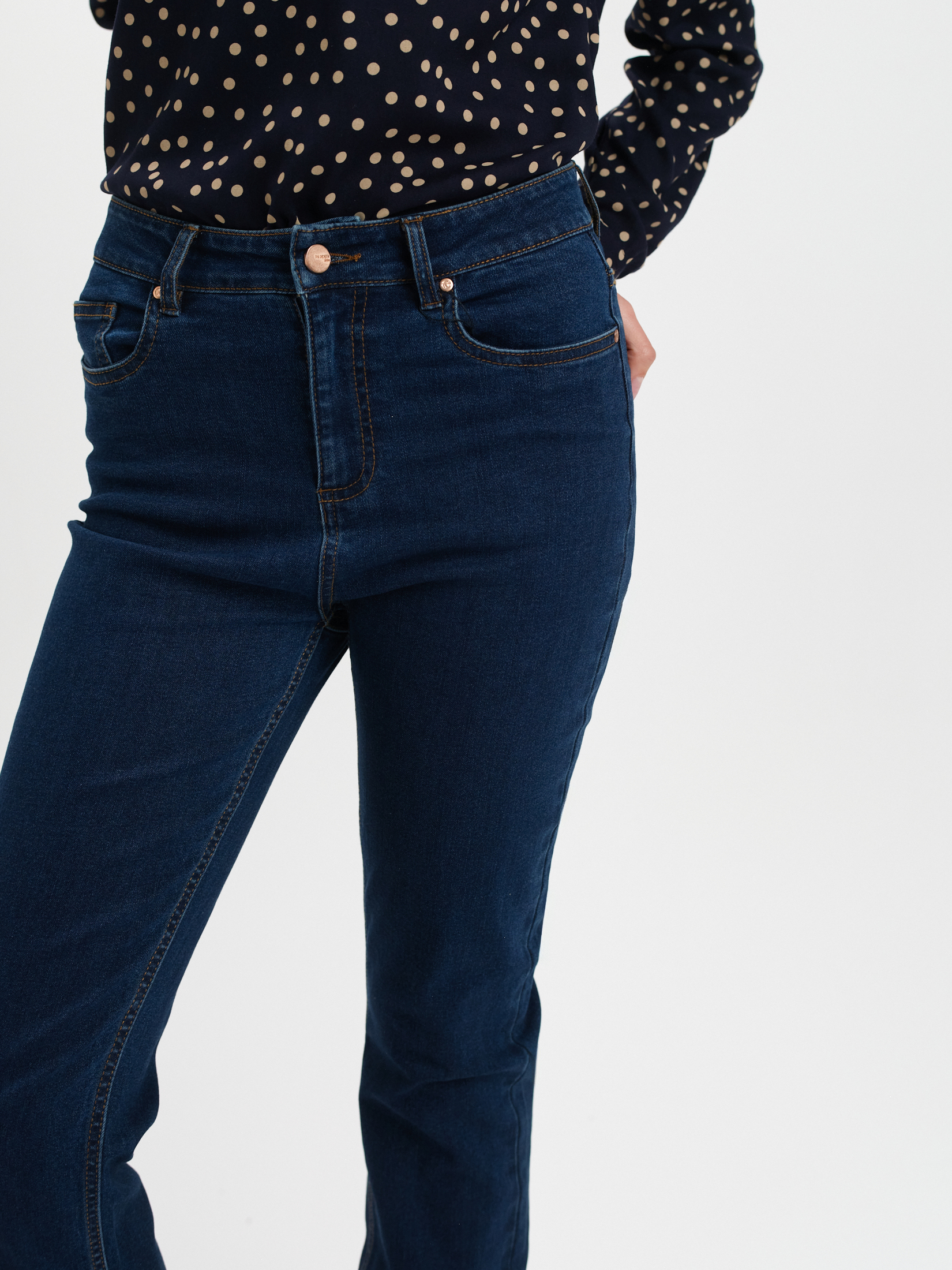 Granatowe jeansy flare 