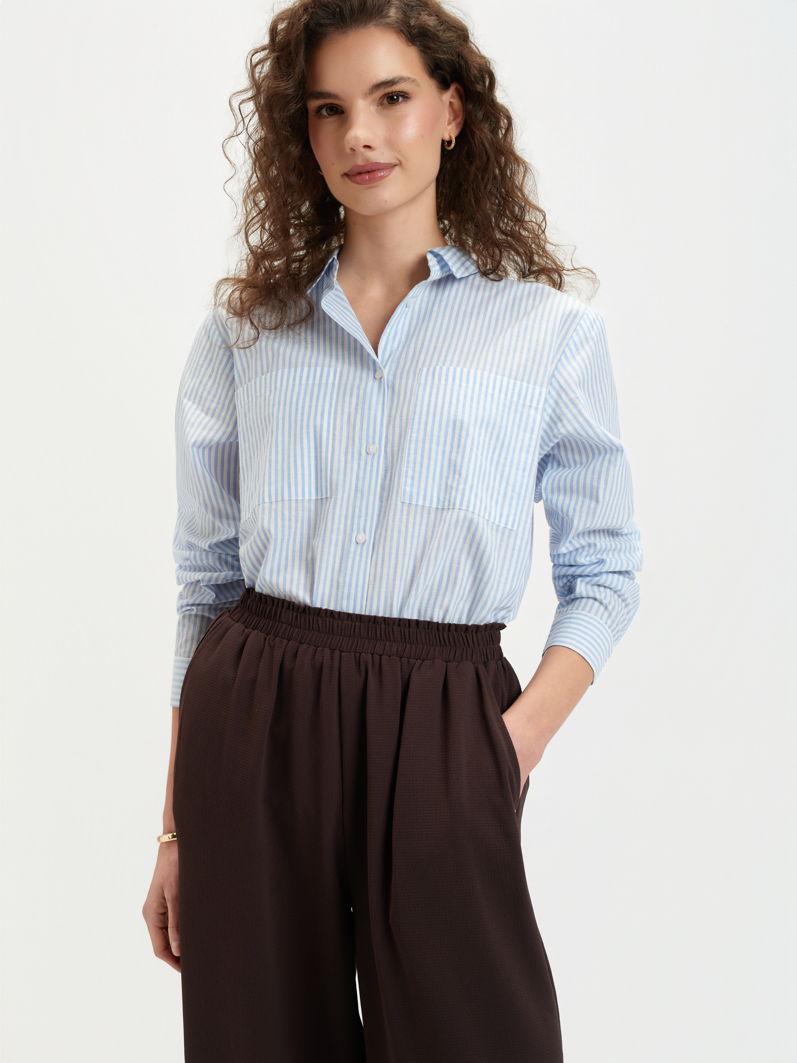 Brązowe spodnie z szeroką nogawką 