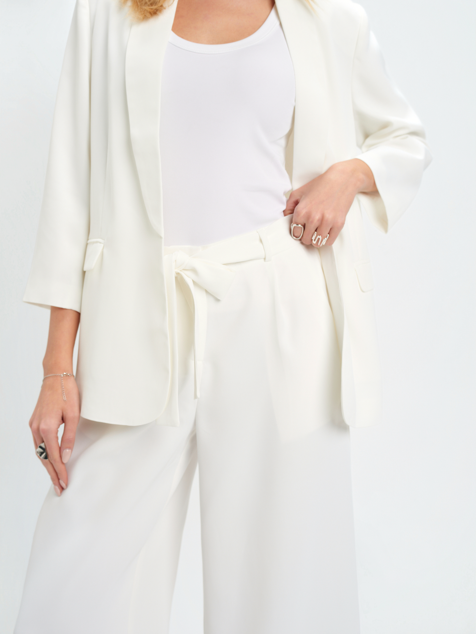 Eleganckie spodnie z wiązaniem 