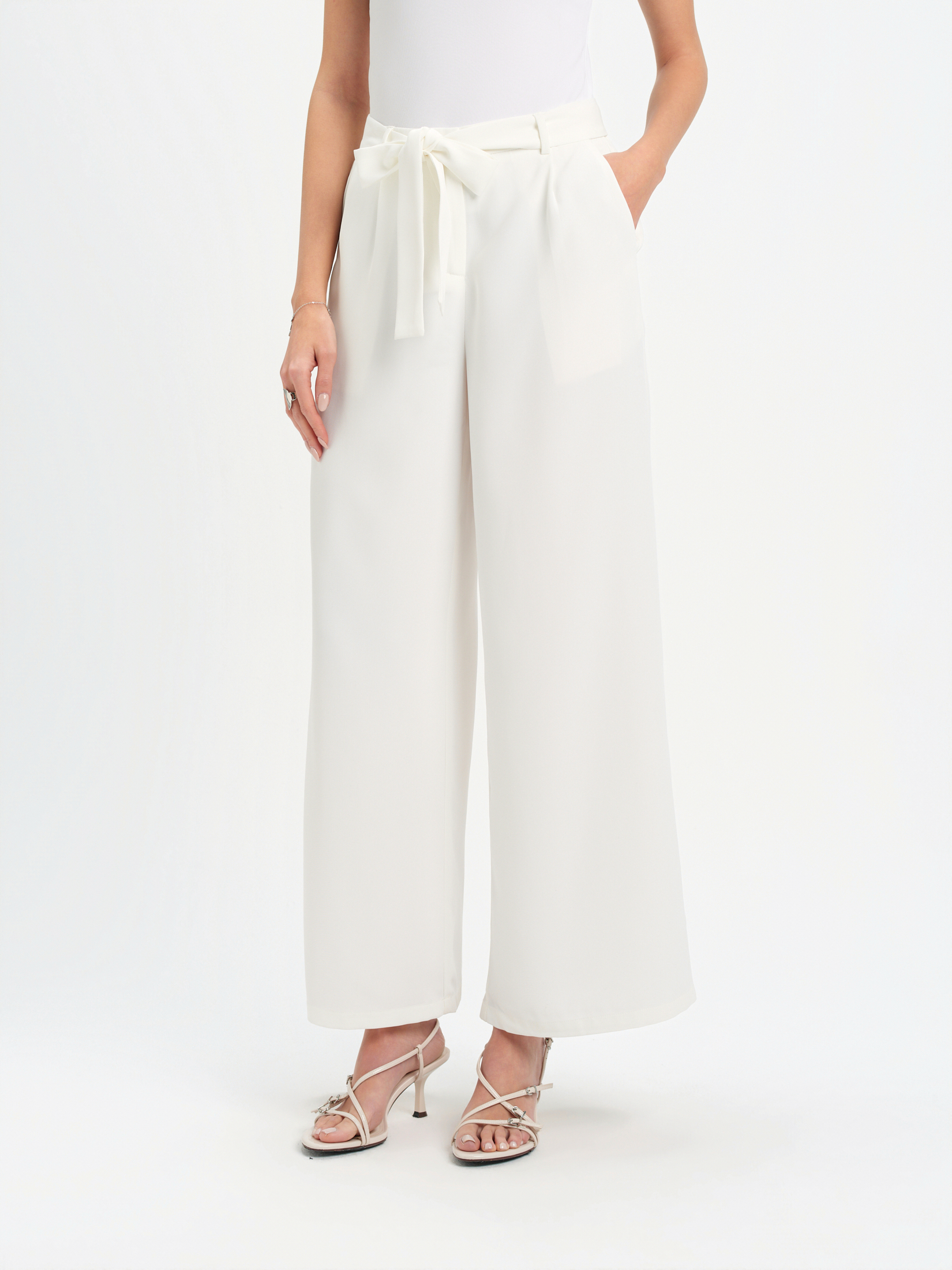 Eleganckie spodnie z wiązaniem 