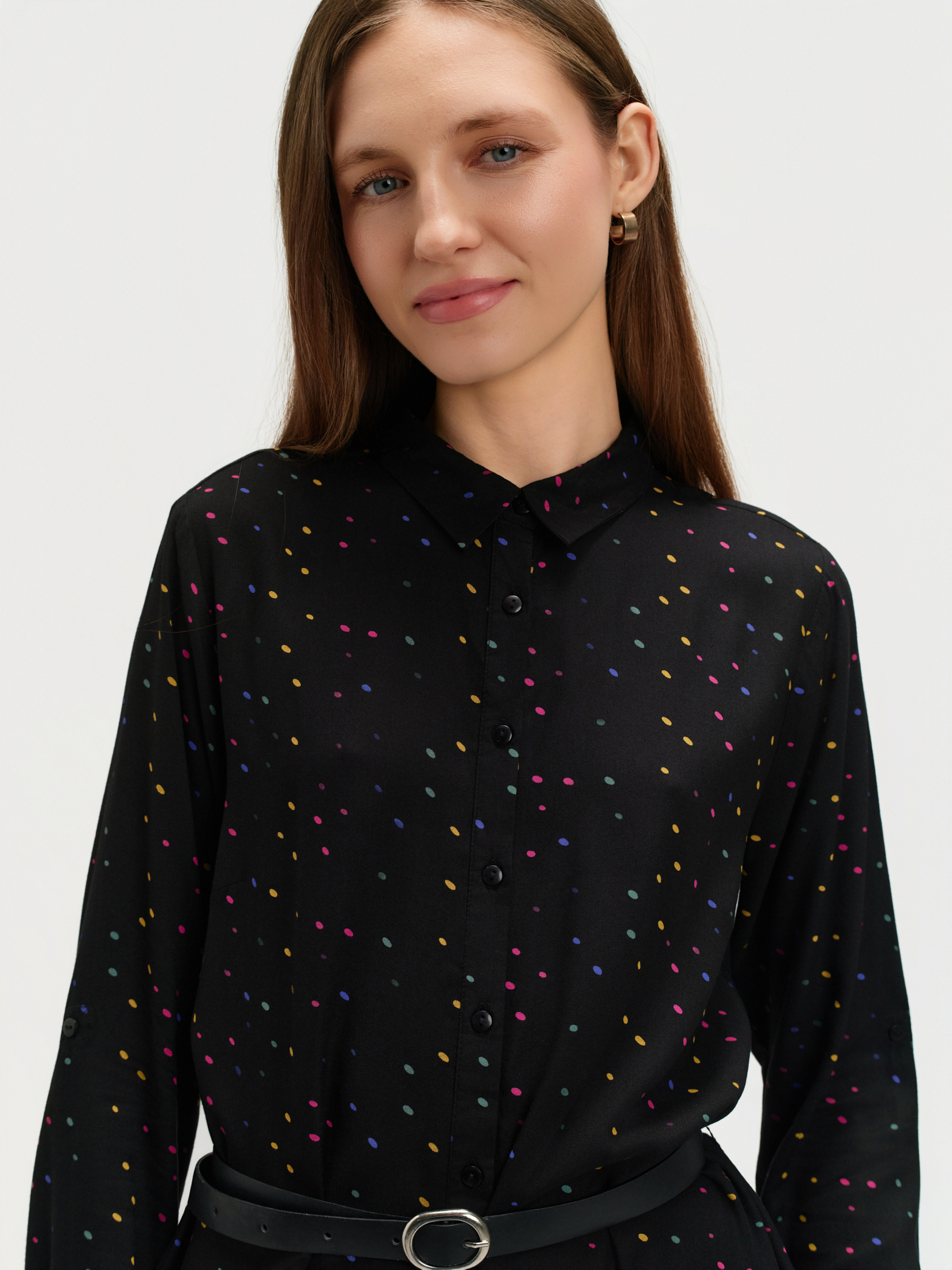 Czarna sukienka w kolorowe groszki 