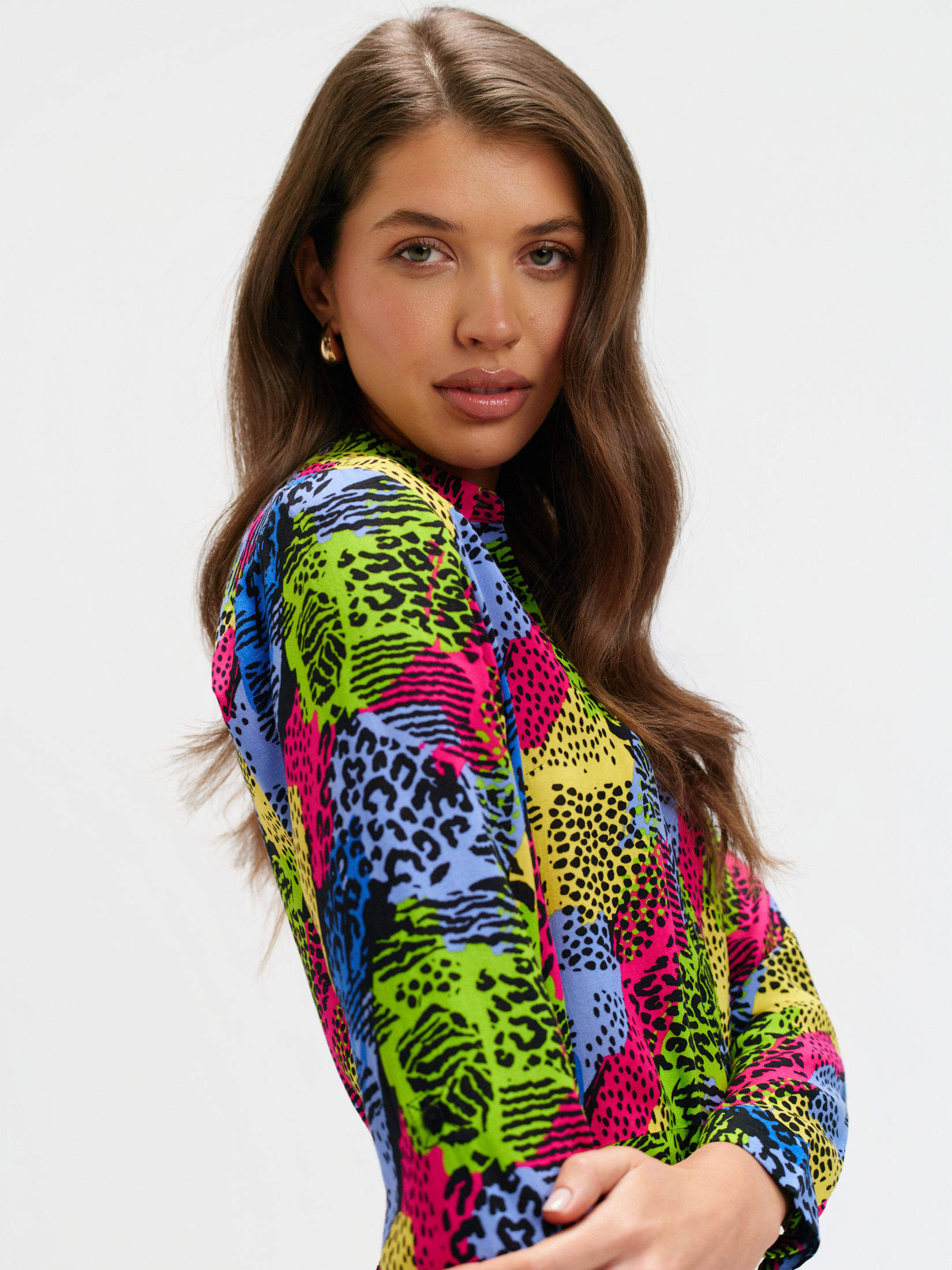 Multikolorowa sukienka z printem 