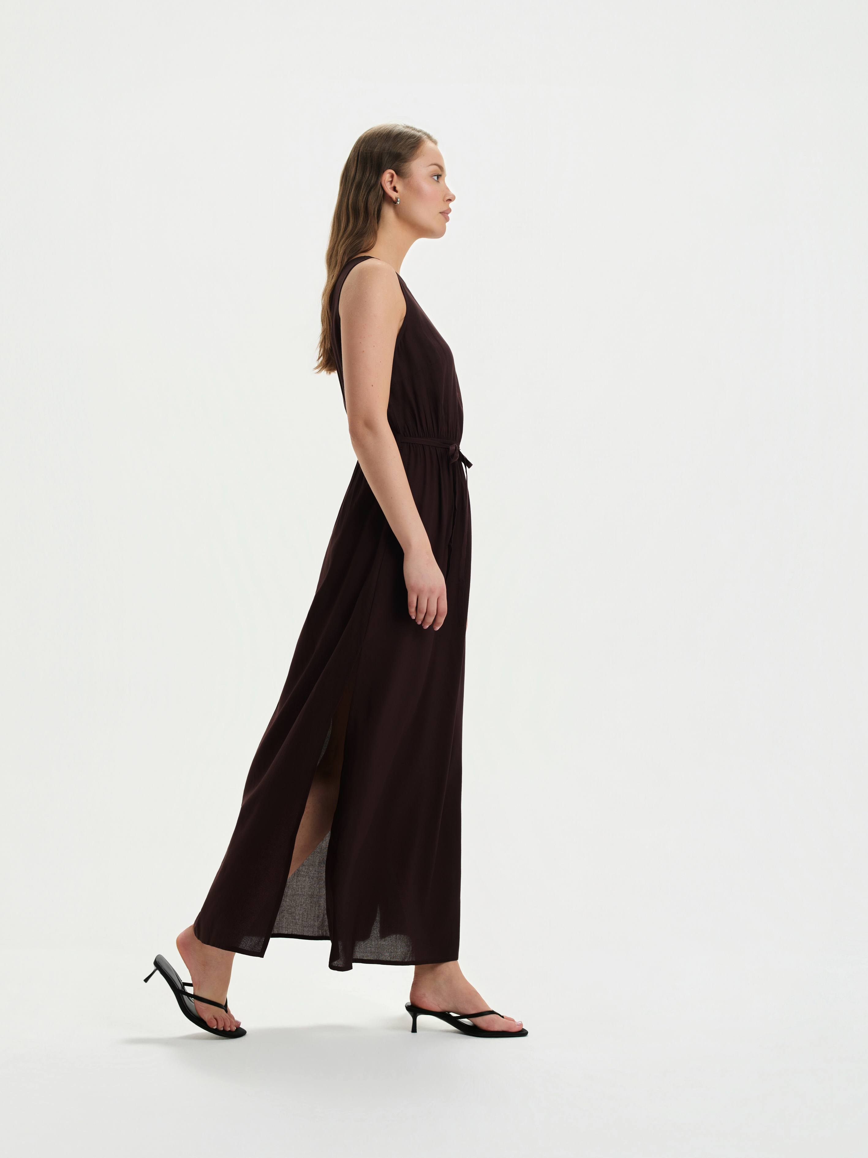 Sukienka maxi w kolorze czekoladowego brązu