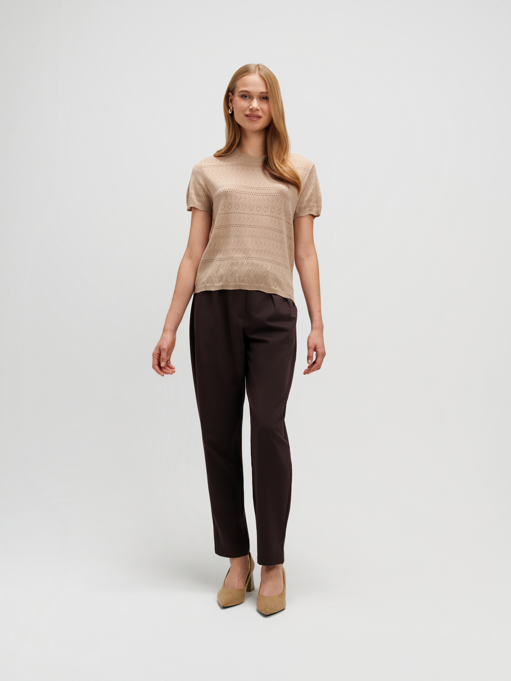 Sweter z ażurowym haftem beż