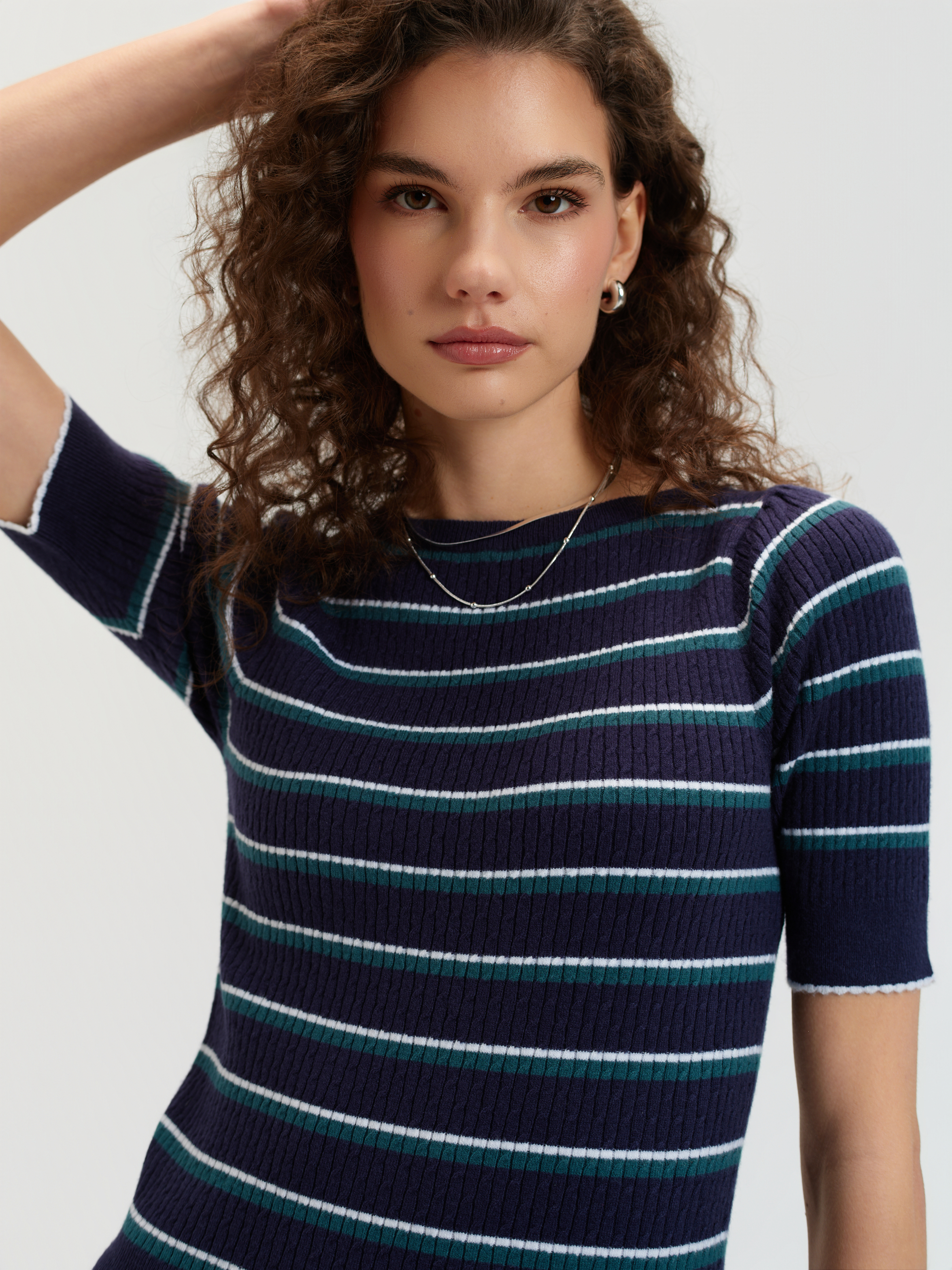 Sweter w paski z krótkim rękawem 