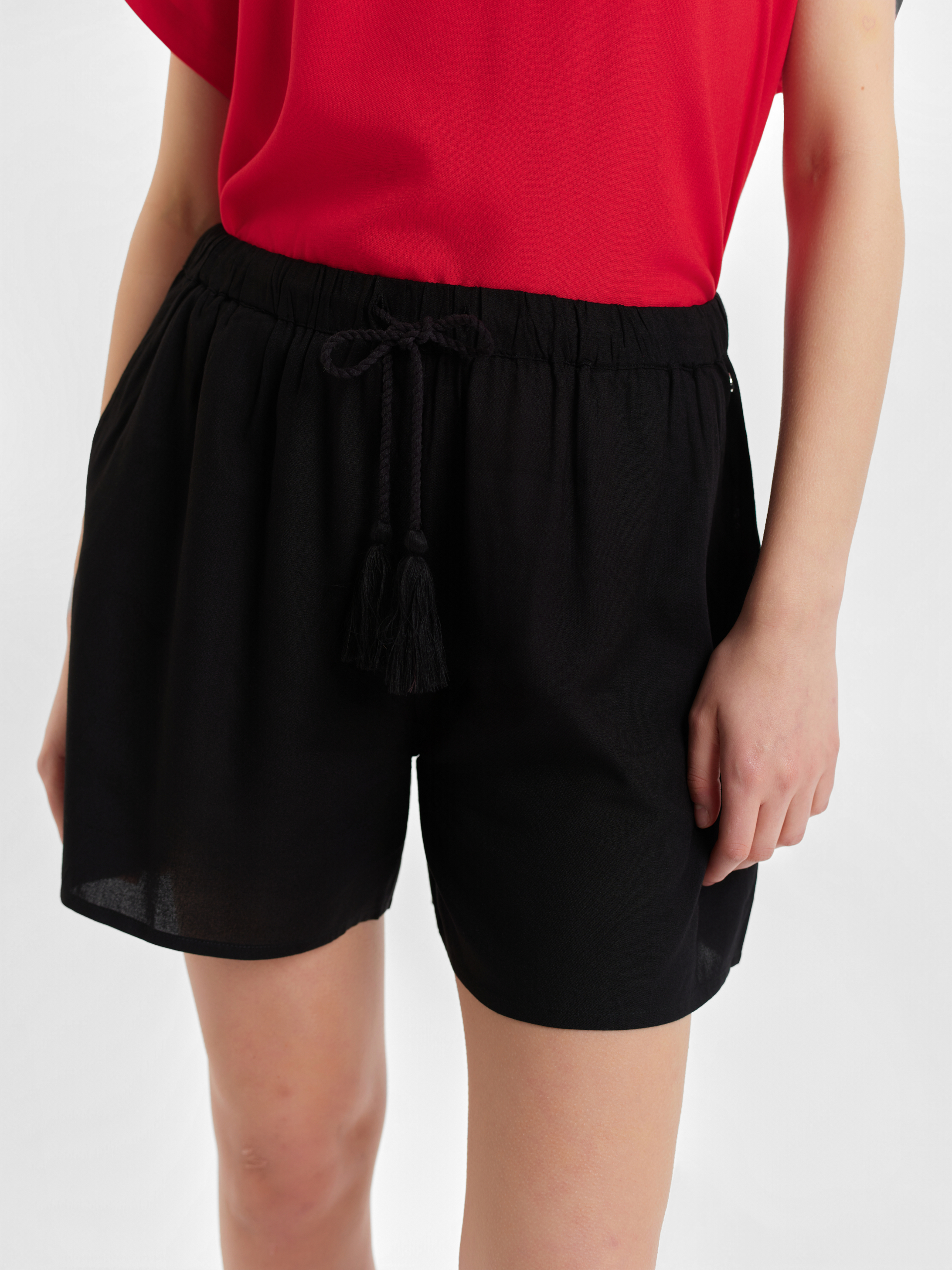 Czarne wiskozowe szorty 