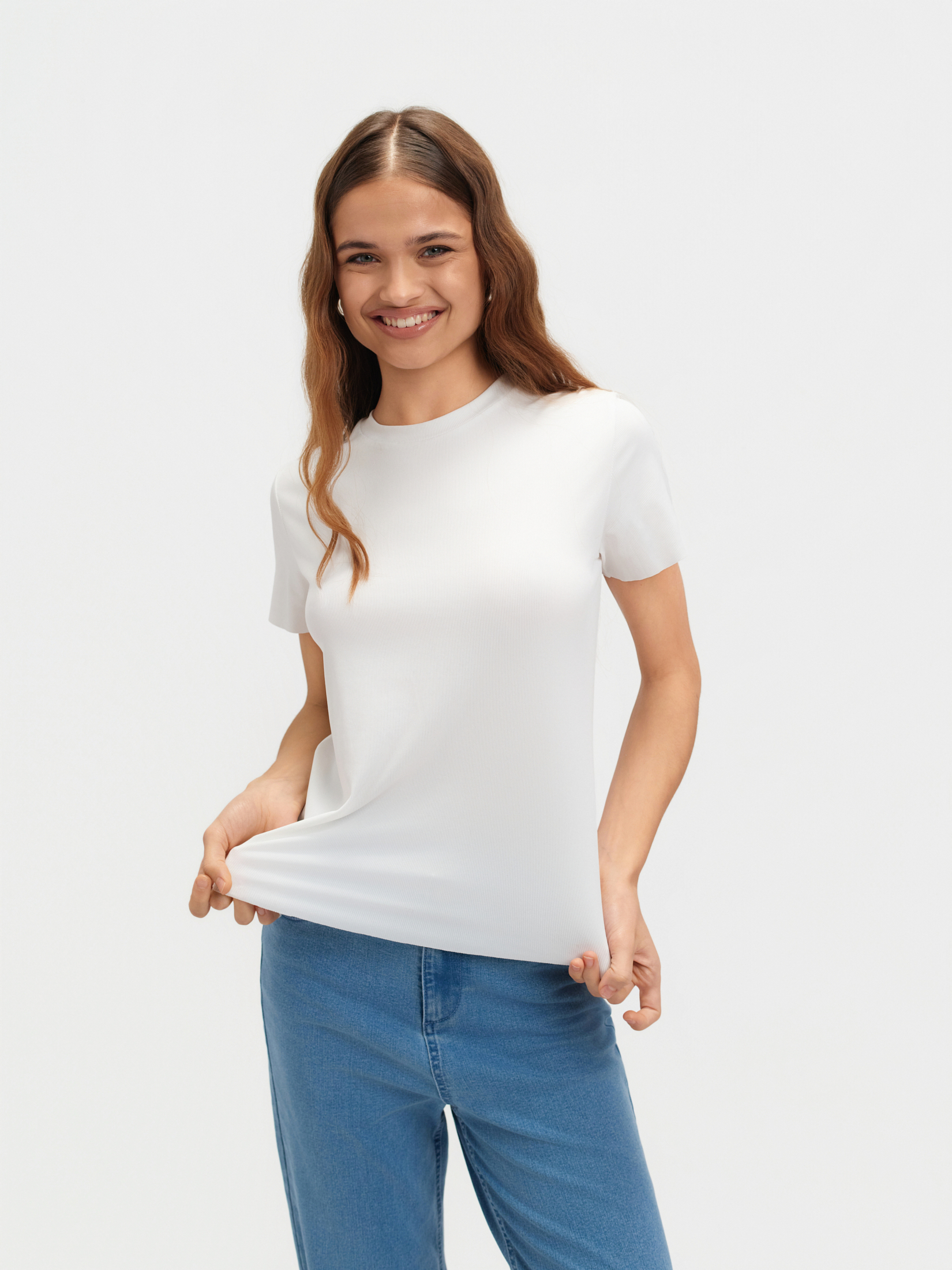 Prążkowany biały t-shirt 