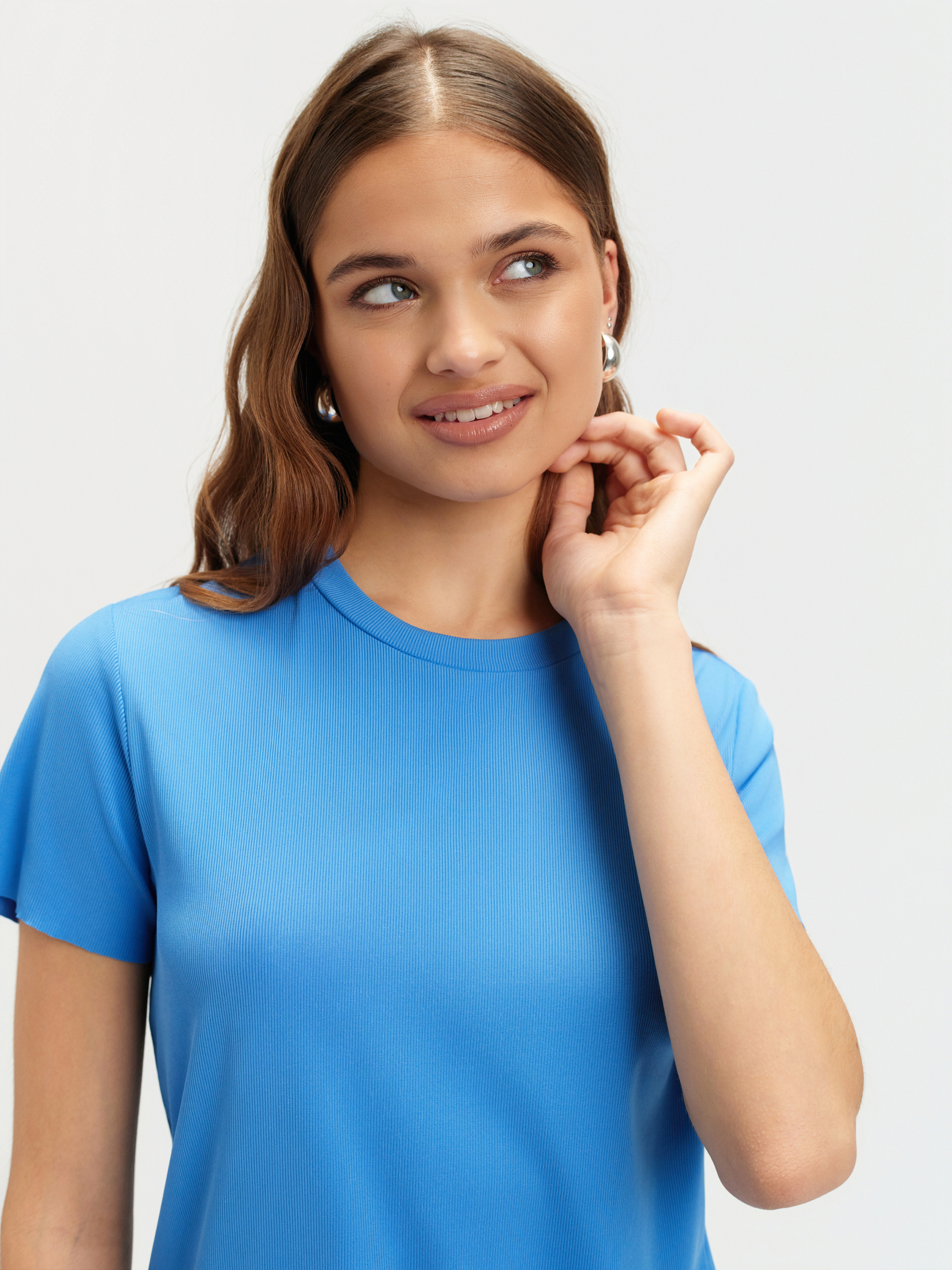 Prążkowany niebieski t-shirt 