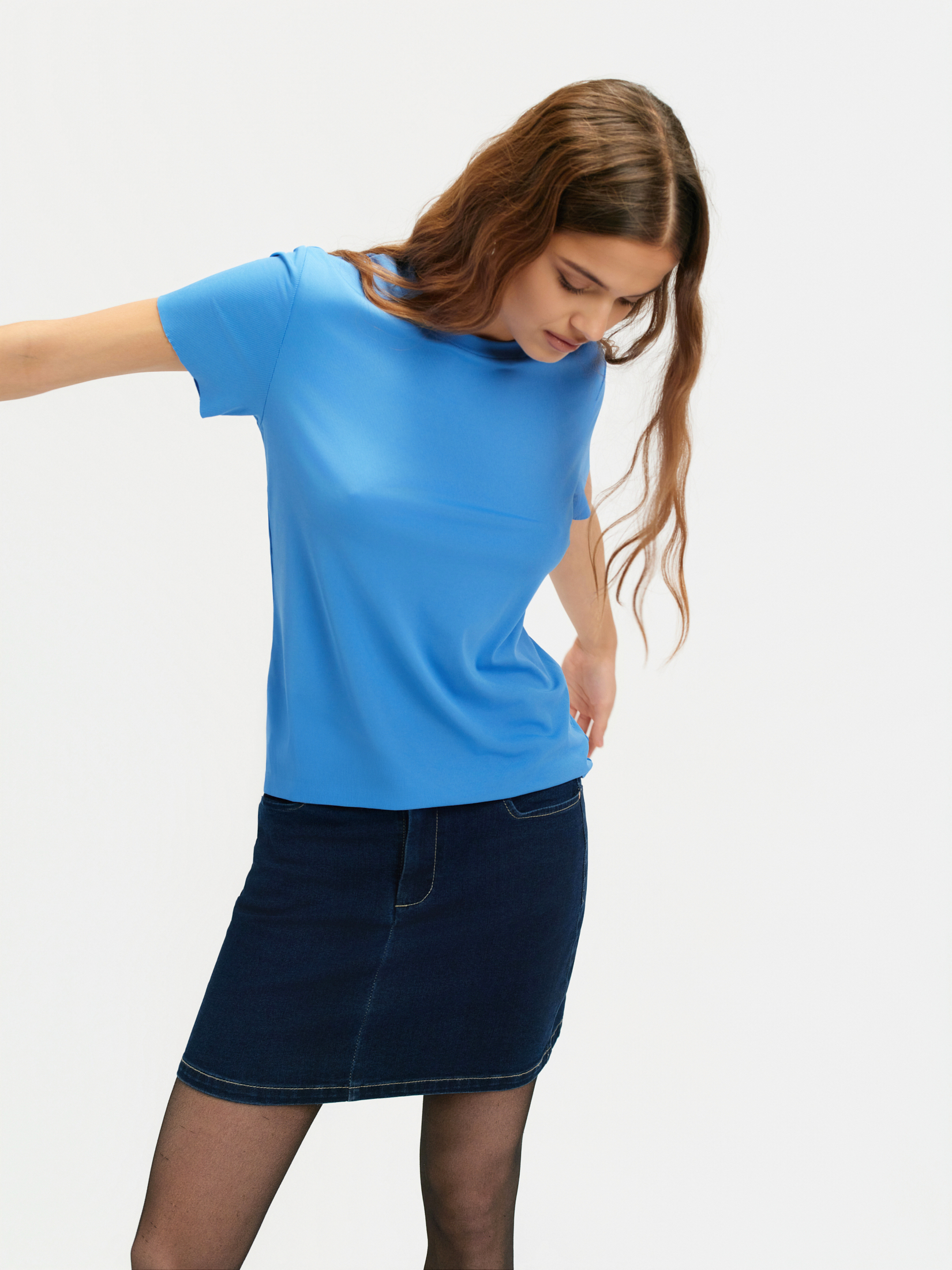 Prążkowany niebieski t-shirt 